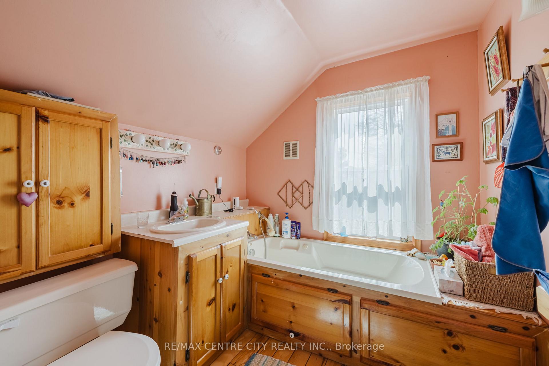 Photo 17 of 6707 Chalk Line, Warwick — HOMEH