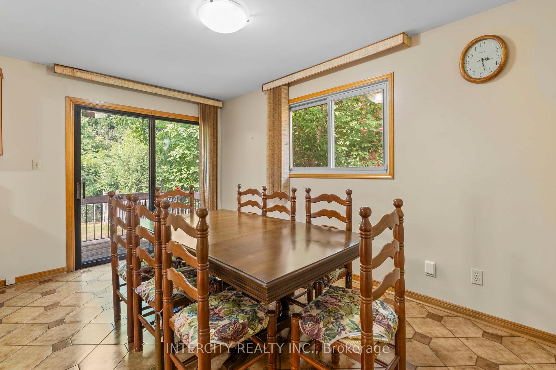 Photo 15 of 64 Brandy Crescent, Vaughan, East Woodbridge — HOMEH