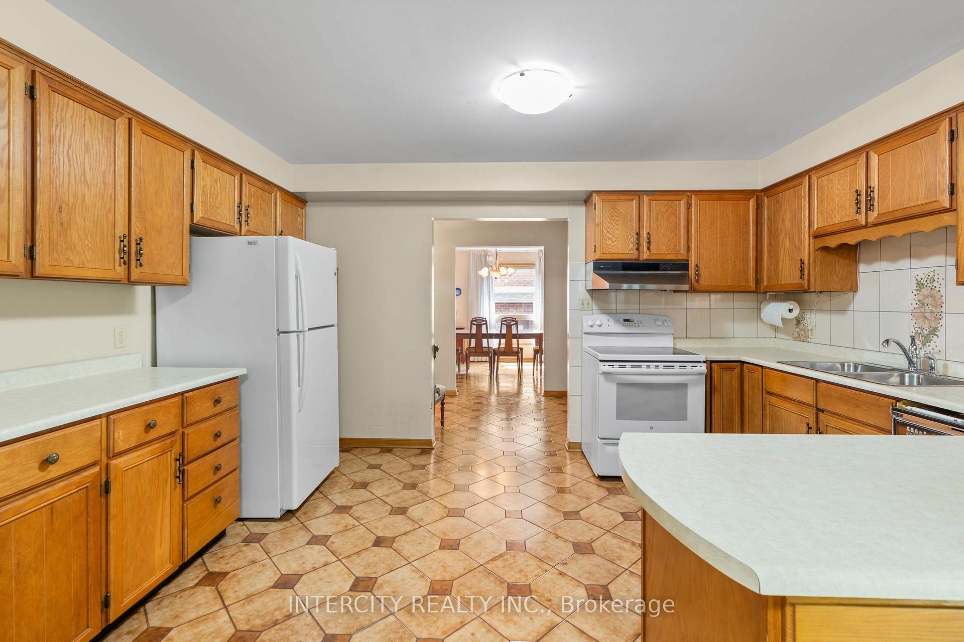 Photo 17 of 64 Brandy Crescent, Vaughan, East Woodbridge — HOMEH