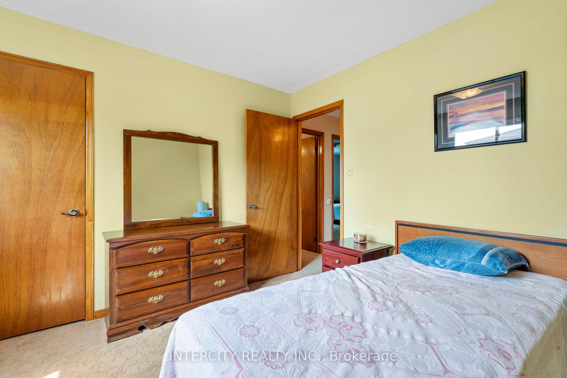 Photo 20 of 64 Brandy Crescent, Vaughan, East Woodbridge — HOMEH