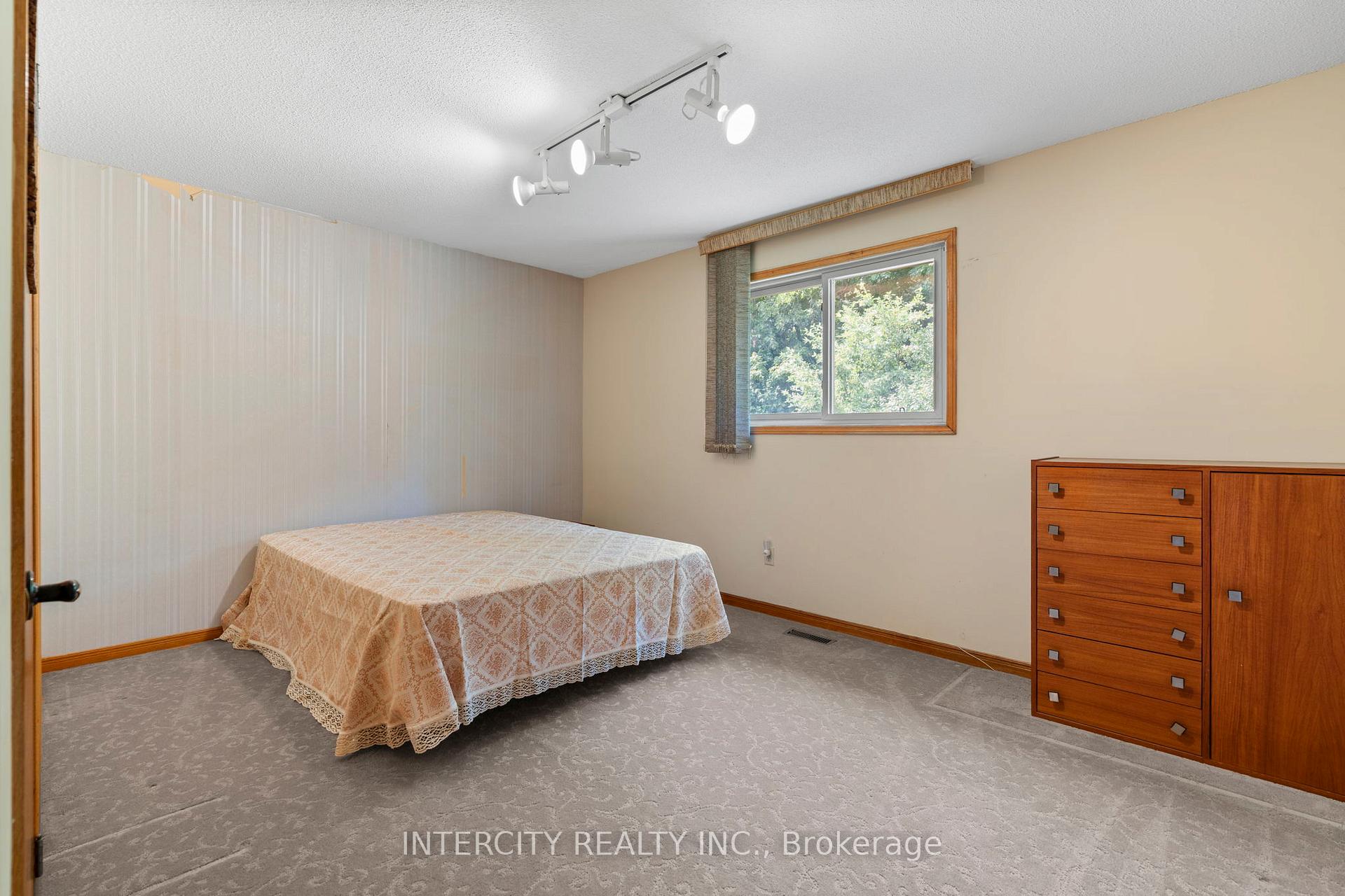 Photo 21 of 64 Brandy Crescent, Vaughan, East Woodbridge — HOMEH
