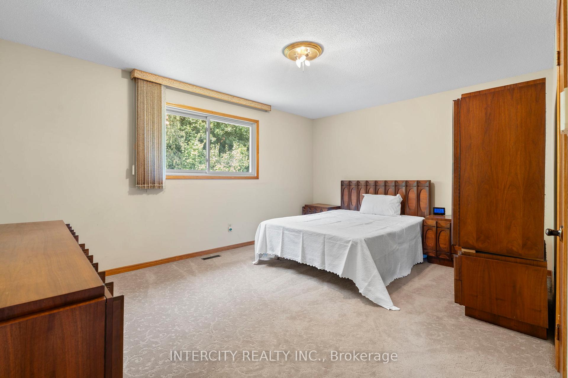 Photo 24 of 64 Brandy Crescent, Vaughan, East Woodbridge — HOMEH