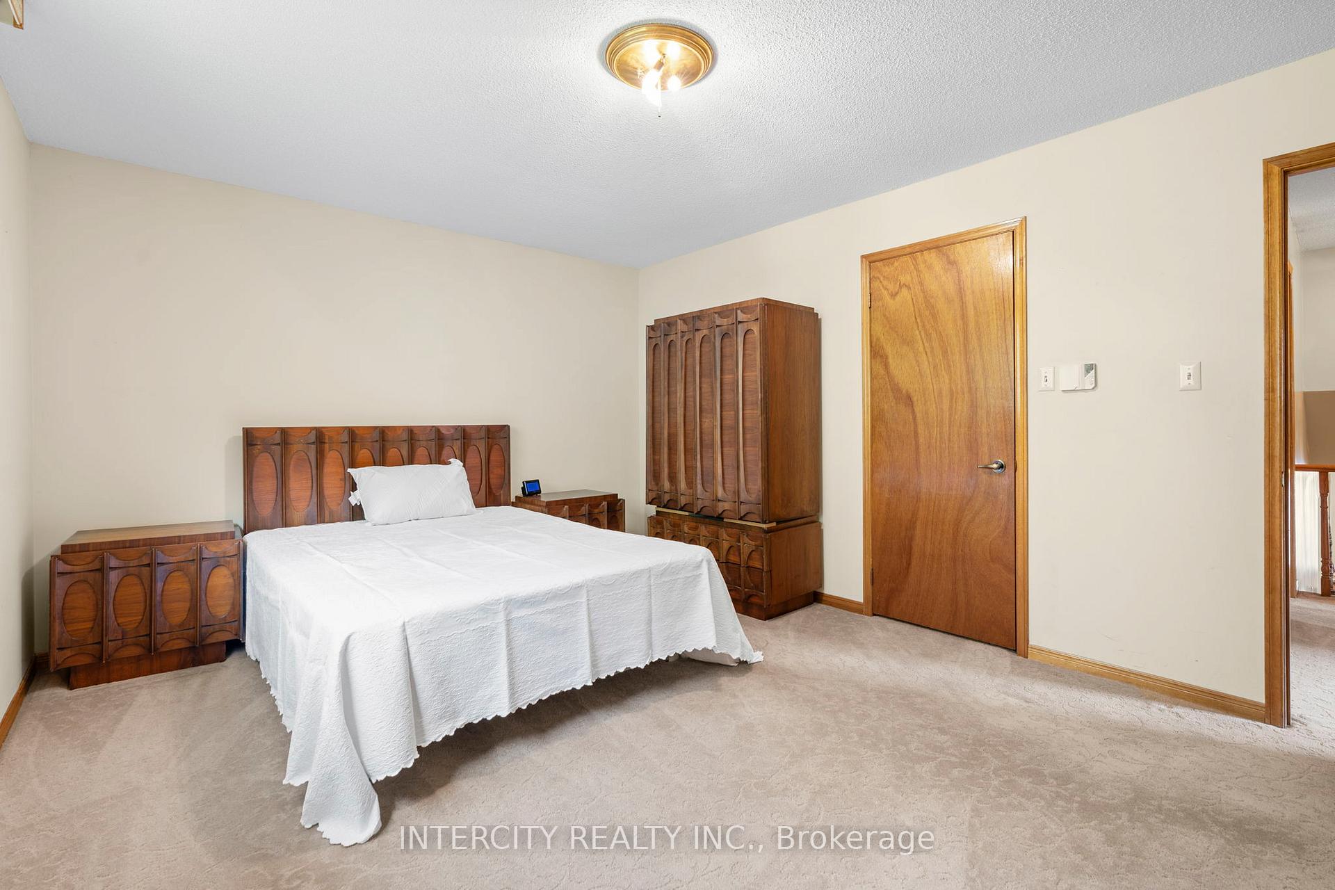 Photo 25 of 64 Brandy Crescent, Vaughan, East Woodbridge — HOMEH