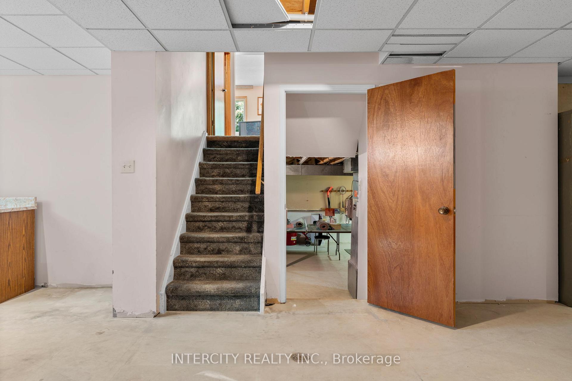 Photo 35 of 64 Brandy Crescent, Vaughan, East Woodbridge — HOMEH