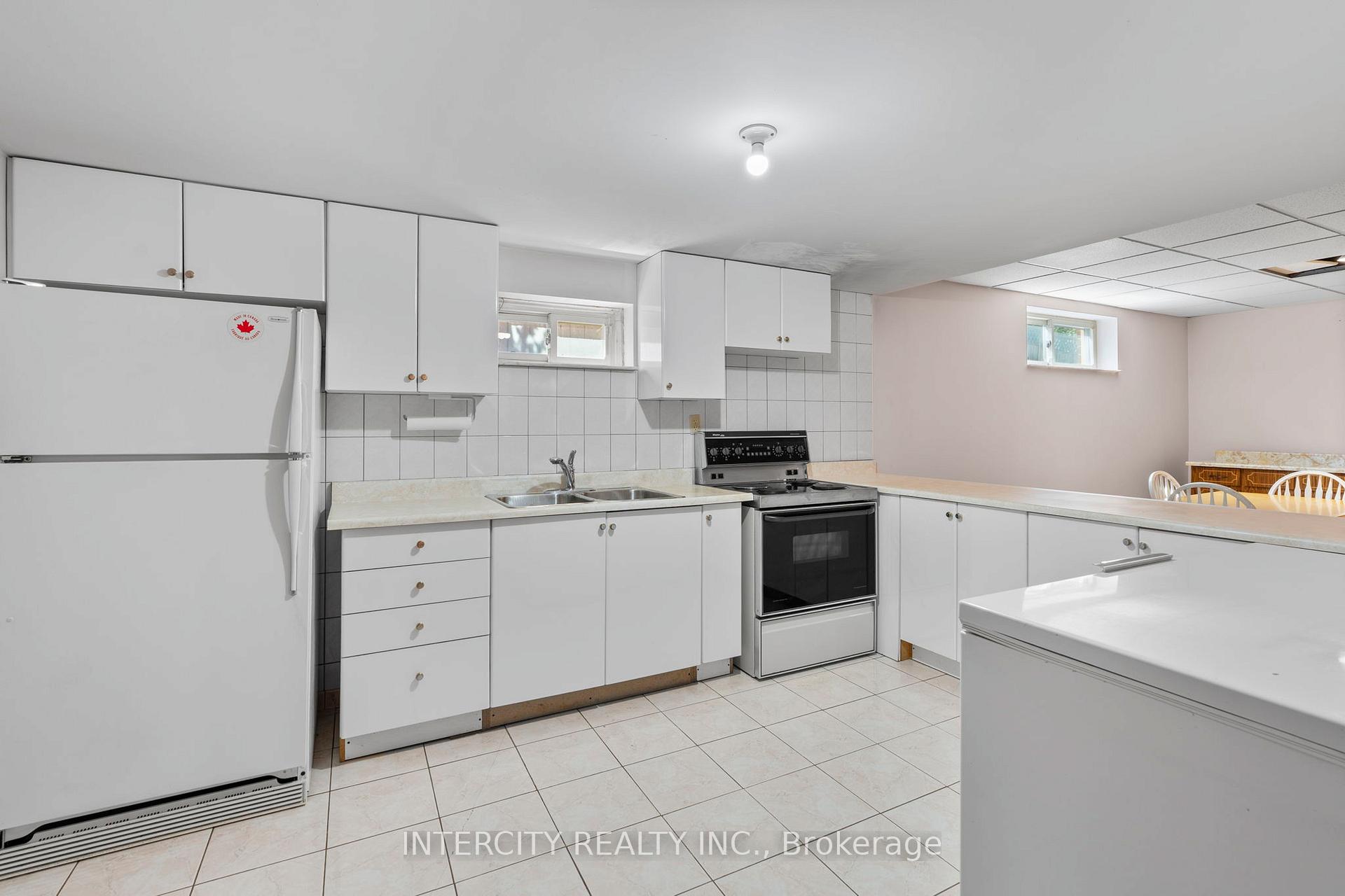Photo 38 of 64 Brandy Crescent, Vaughan, East Woodbridge — HOMEH