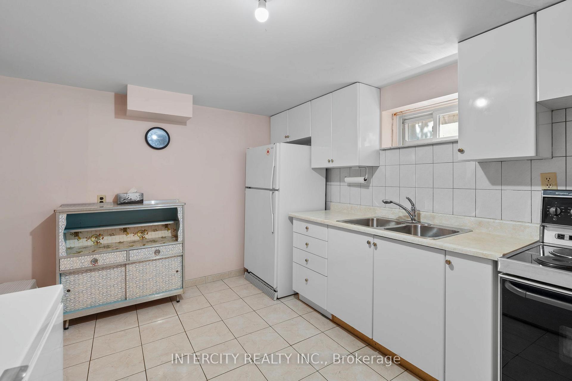 Photo 40 of 64 Brandy Crescent, Vaughan, East Woodbridge — HOMEH