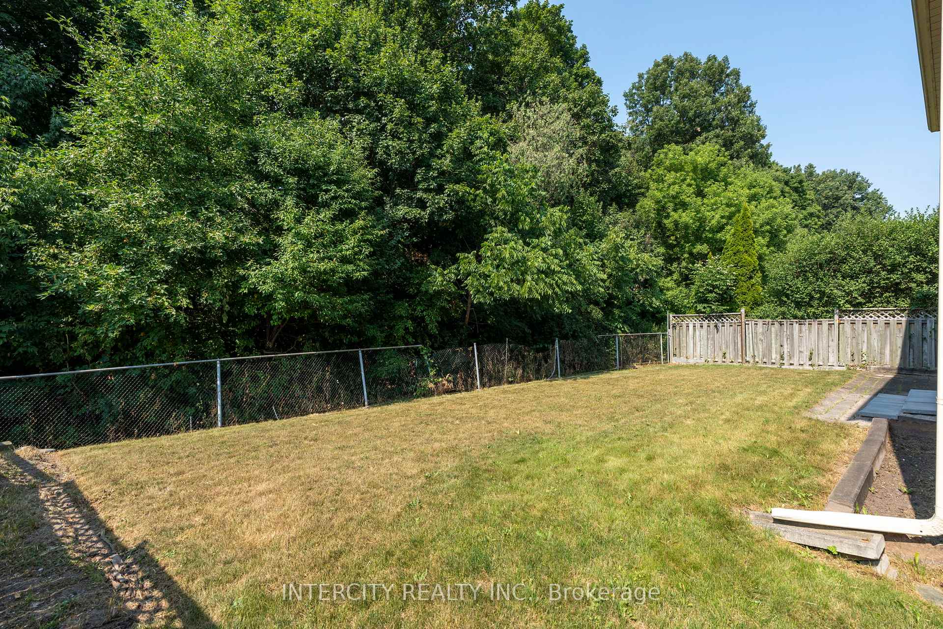 Photo 47 of 64 Brandy Crescent, Vaughan, East Woodbridge — HOMEH