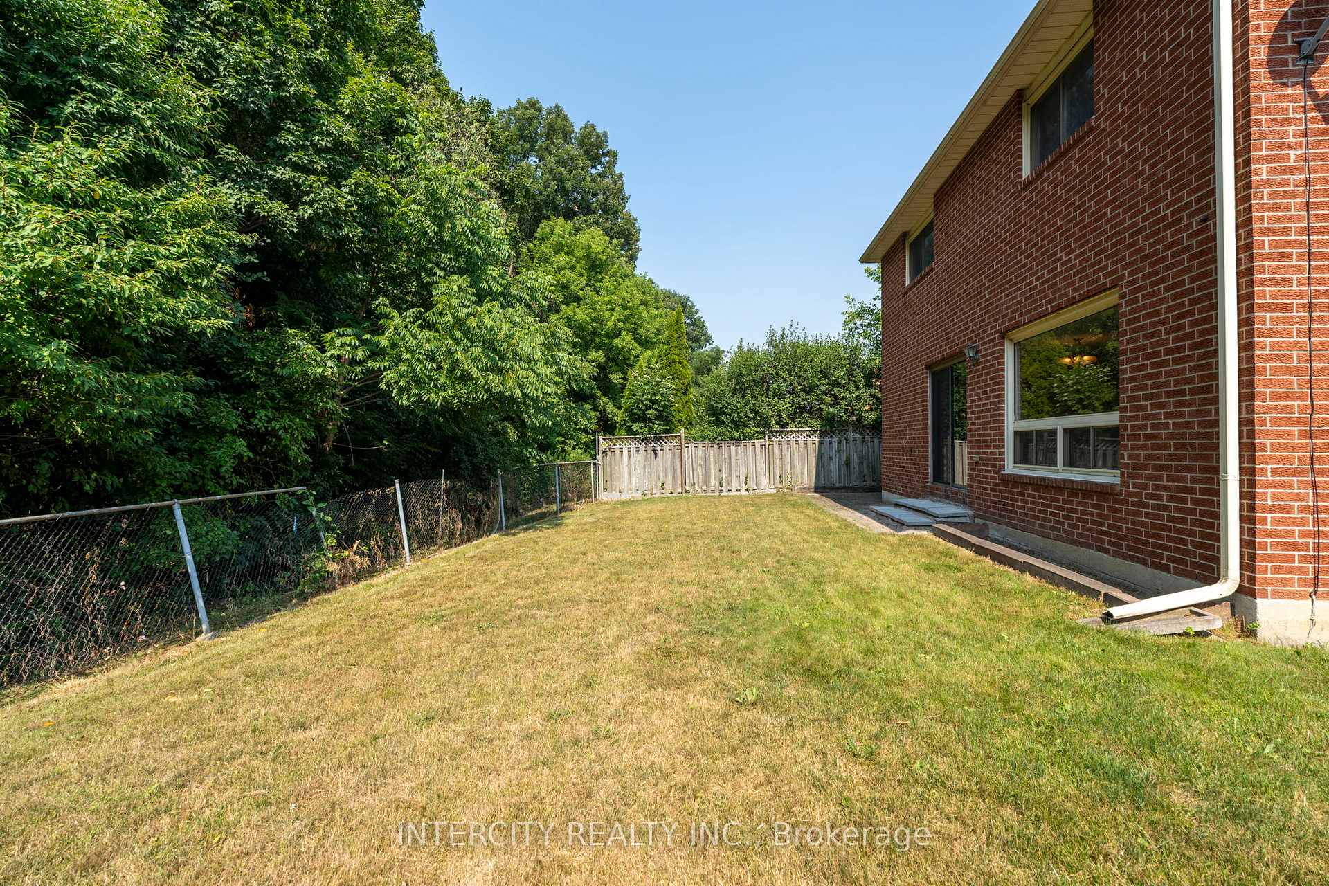 Photo 48 of 64 Brandy Crescent, Vaughan, East Woodbridge — HOMEH