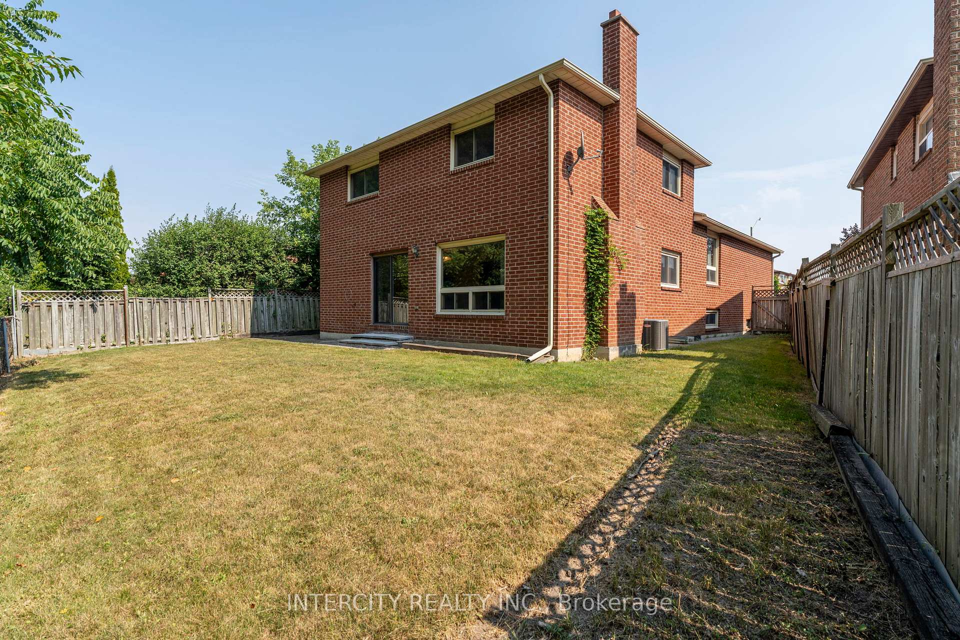 Photo 49 of 64 Brandy Crescent, Vaughan, East Woodbridge — HOMEH