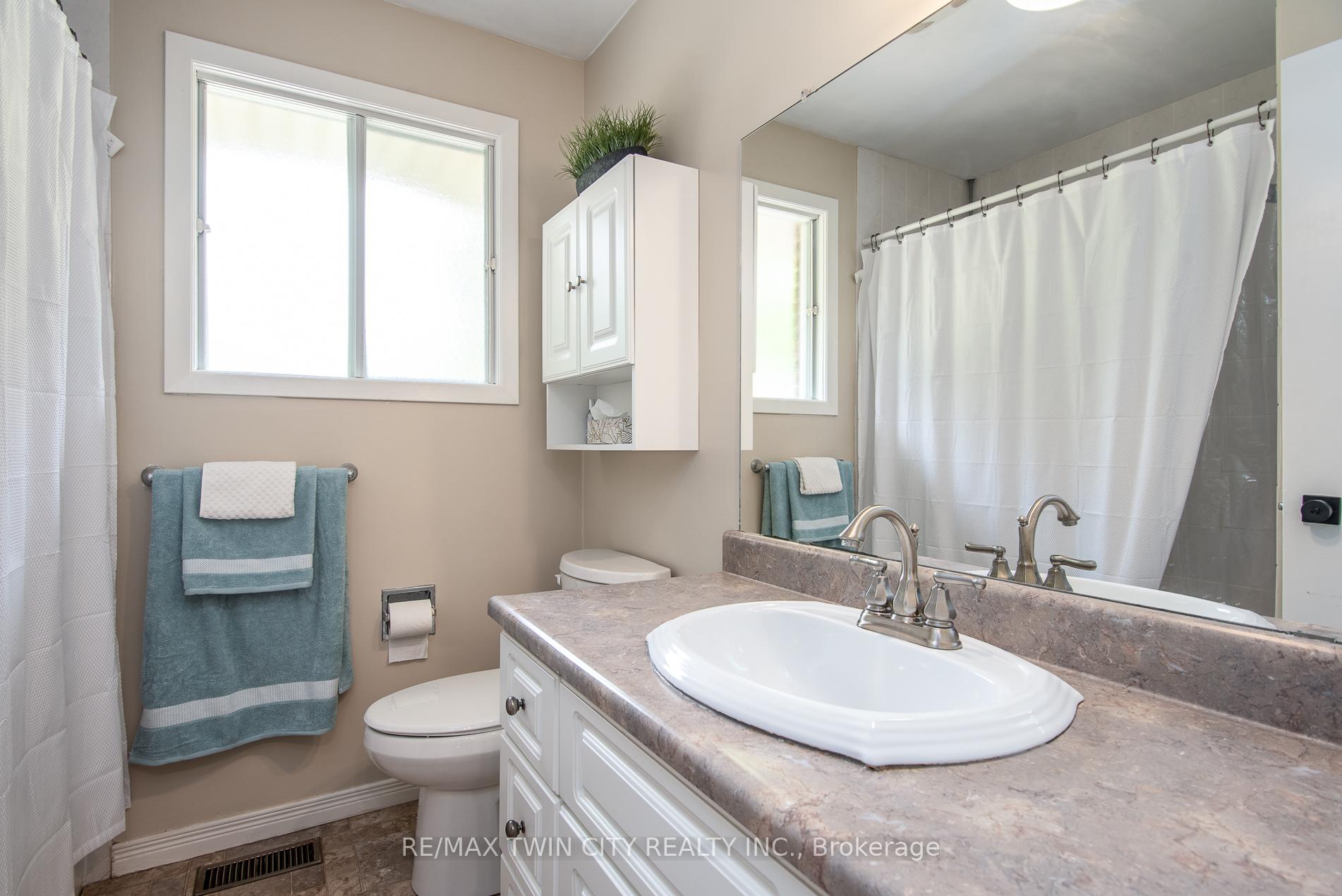 Photo 20 of 1099 Henry Street, Wellesley — HOMEH