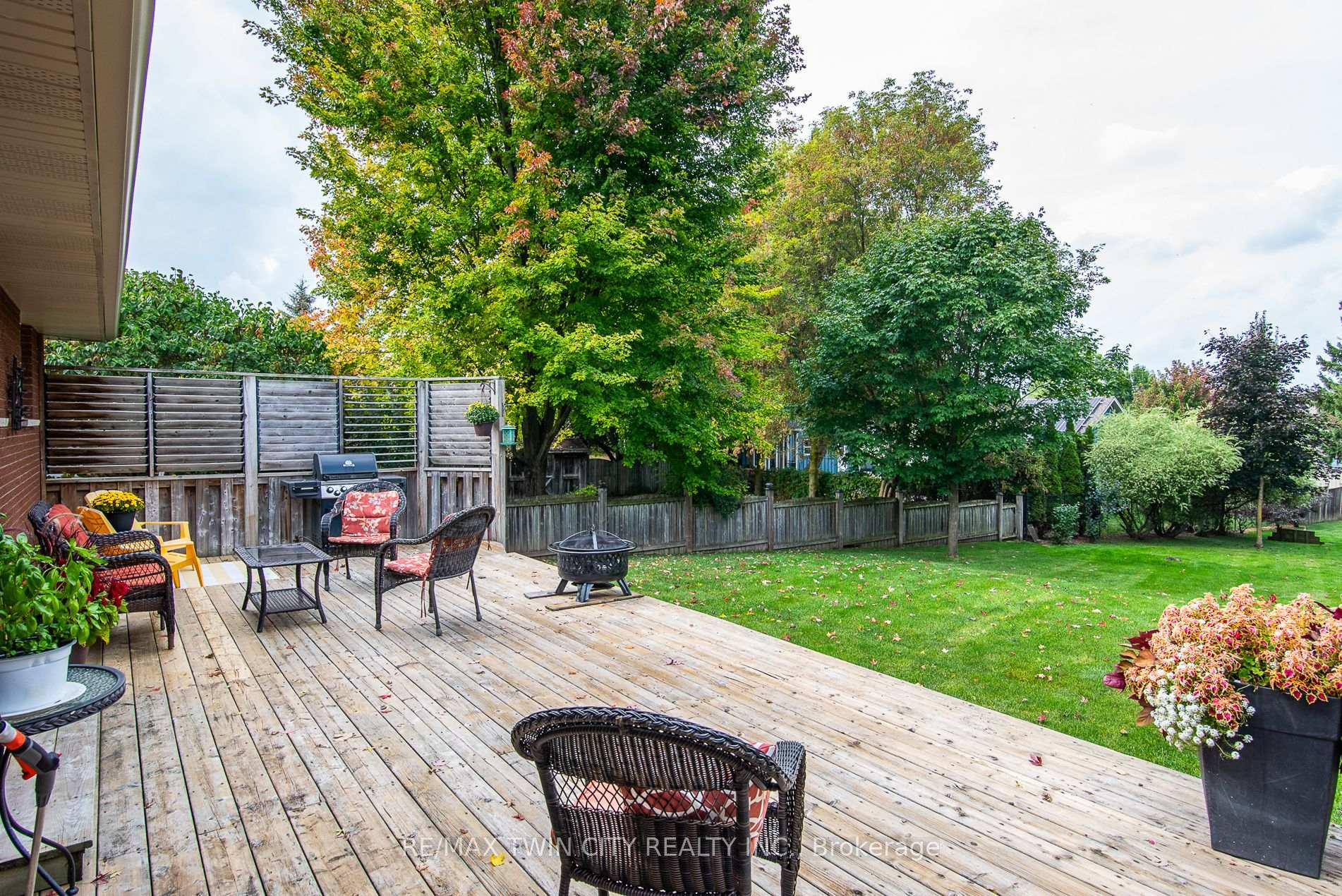 Photo 24 of 1099 Henry Street, Wellesley — HOMEH