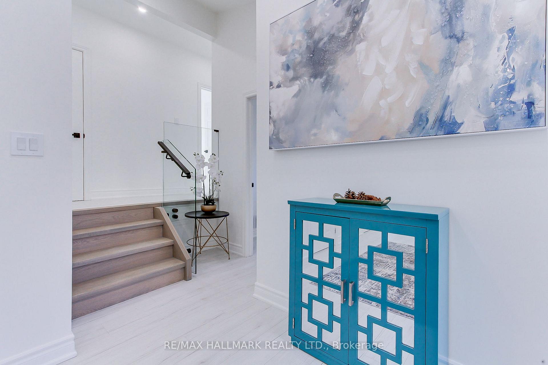 Photo 12 of 25 Knowles Crescent, Aurora, Aurora Highlands — HOMEH