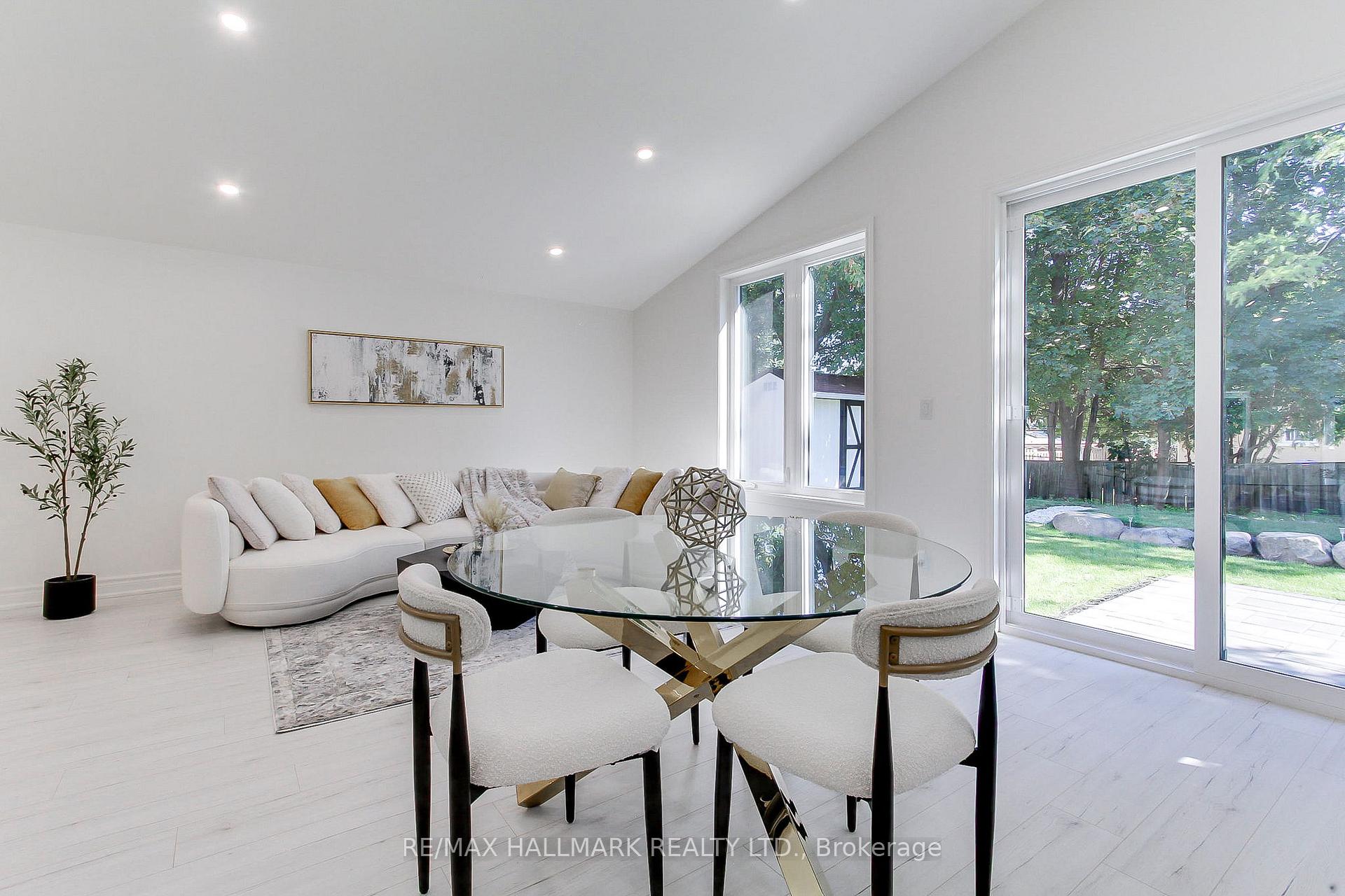 Photo 22 of 25 Knowles Crescent, Aurora, Aurora Highlands — HOMEH