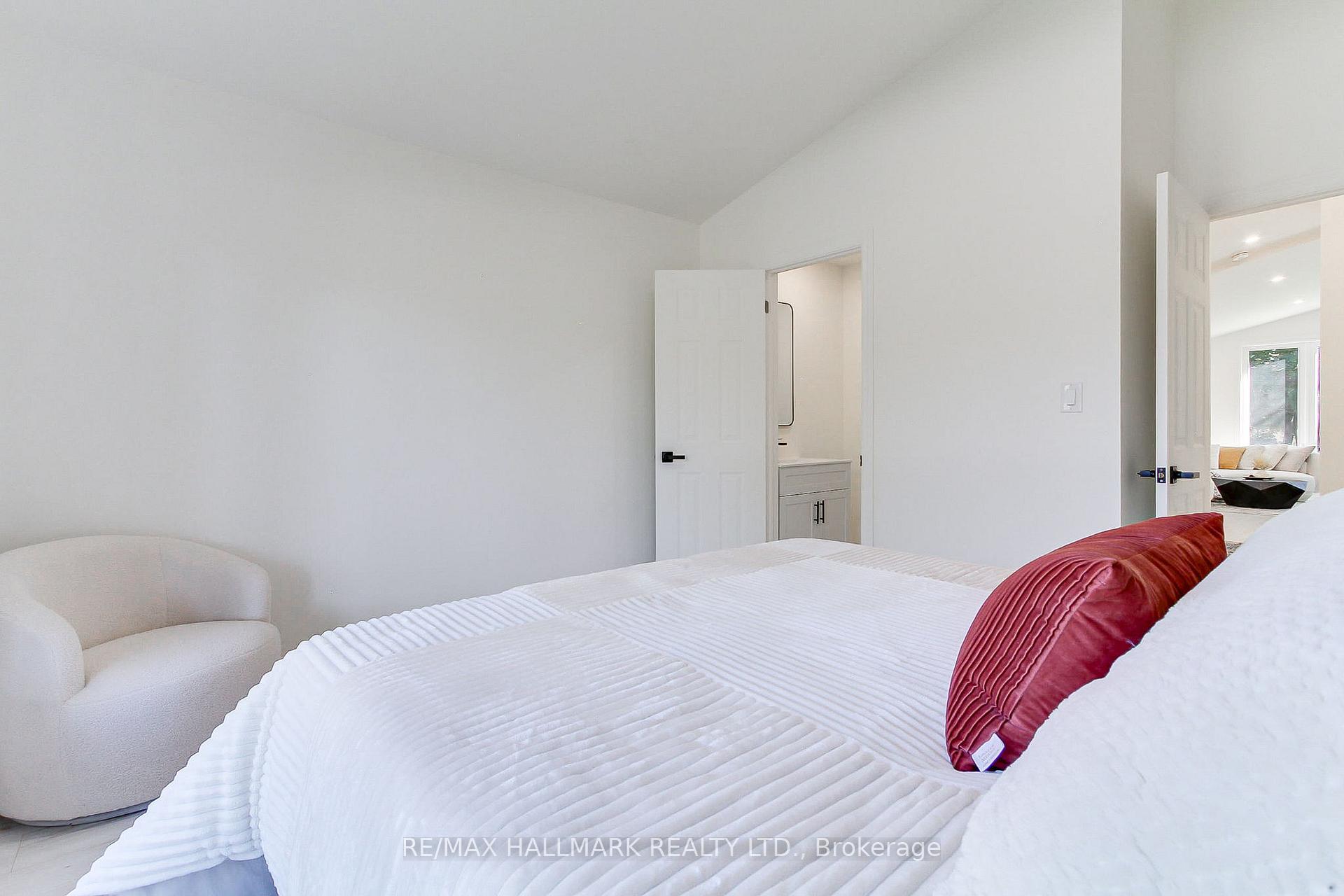 Photo 24 of 25 Knowles Crescent, Aurora, Aurora Highlands — HOMEH