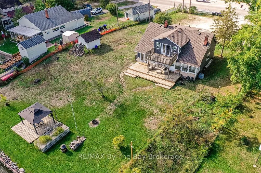 Photo 3 of Unit 3, 1067 Mosley Street, Wasaga Beach — HOMEH