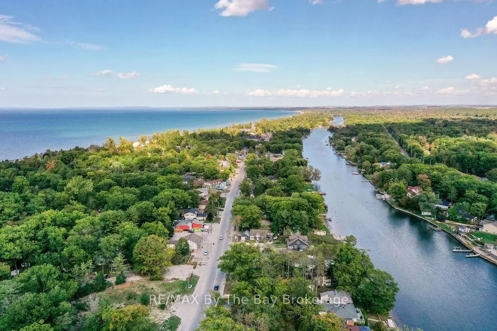 Photo 22 of Unit 3, 1067 Mosley Street, Wasaga Beach — HOMEH