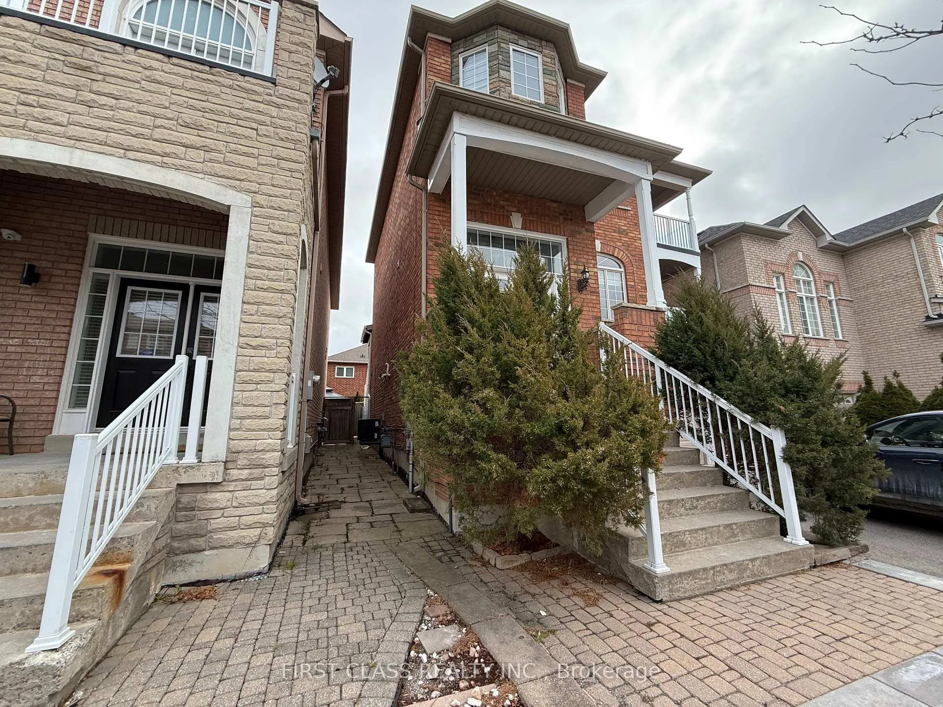 Photo 1 of 131 Santa Maria Trail, Vaughan, Vellore Village — HOMEH