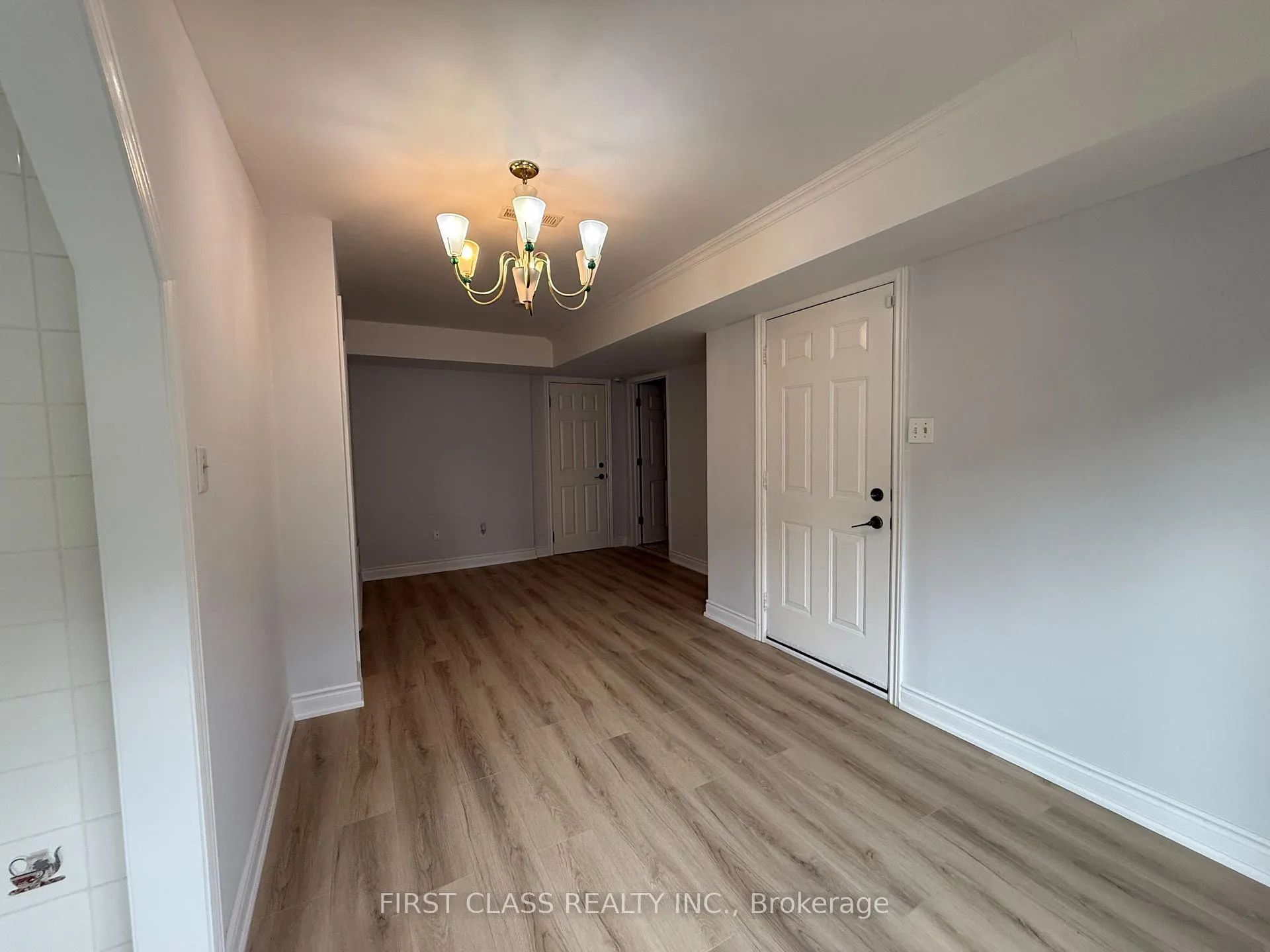 Photo 6 of 131 Santa Maria Trail, Vaughan, Vellore Village — HOMEH