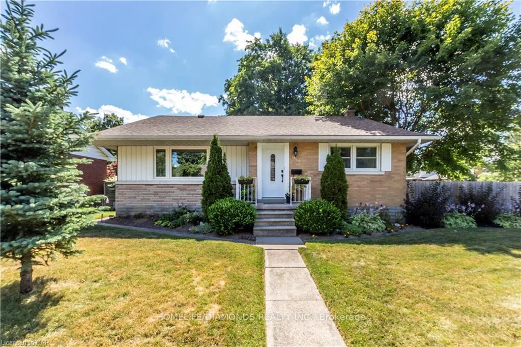 Front of Unit Upper, 107 Ellis Crescent