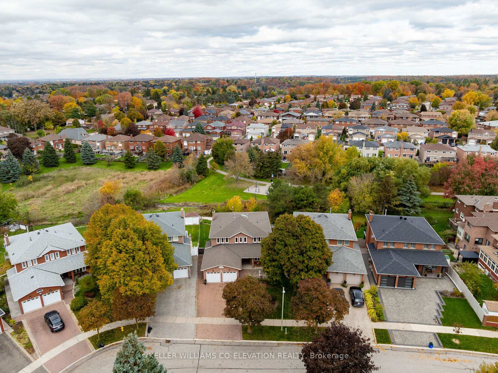 Photo 3 of 73 Queenston Crescent, Vaughan, East Woodbridge — HOMEH