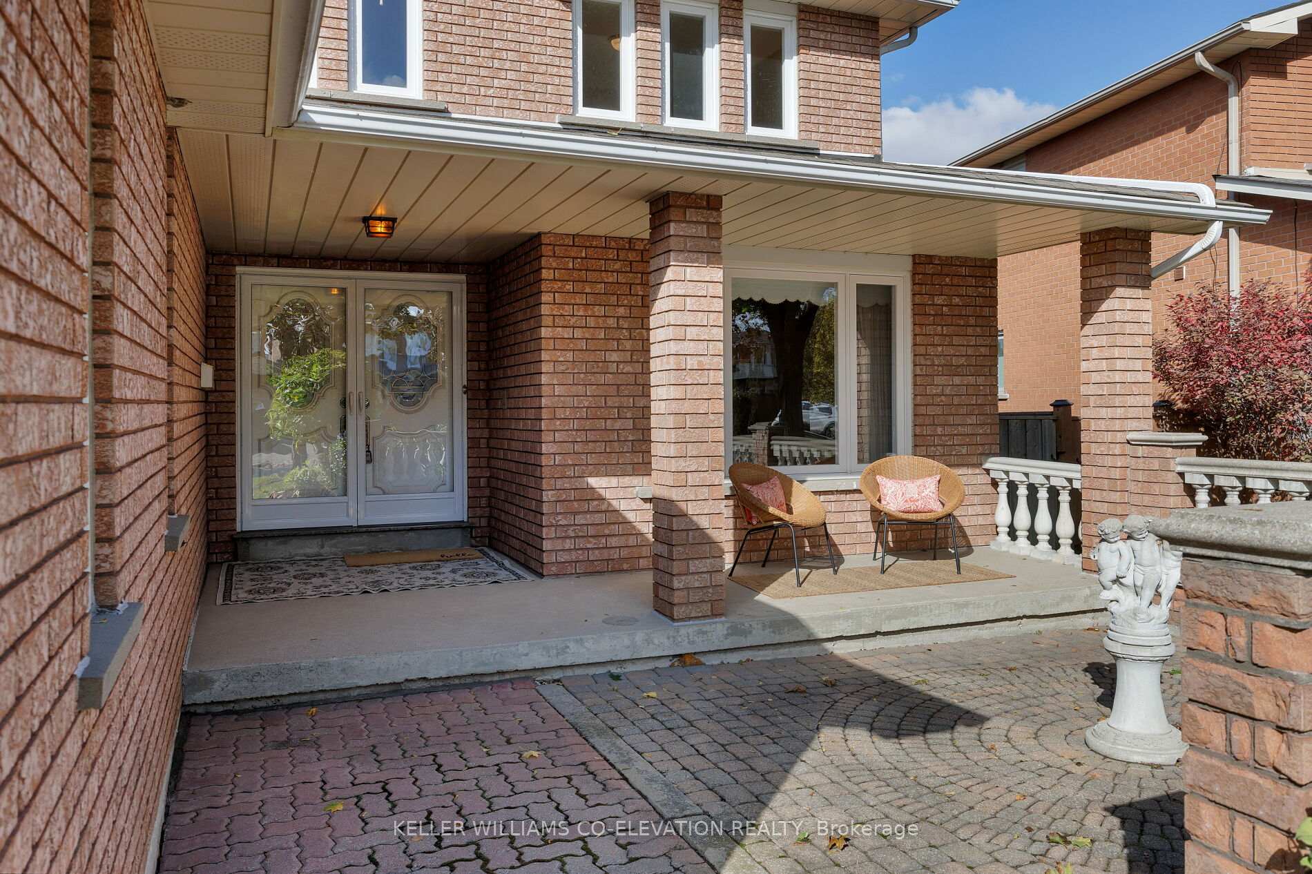 Photo 4 of 73 Queenston Crescent, Vaughan, East Woodbridge — HOMEH
