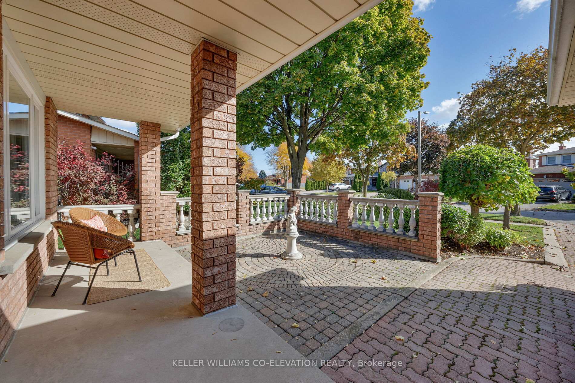 Photo 5 of 73 Queenston Crescent, Vaughan, East Woodbridge — HOMEH