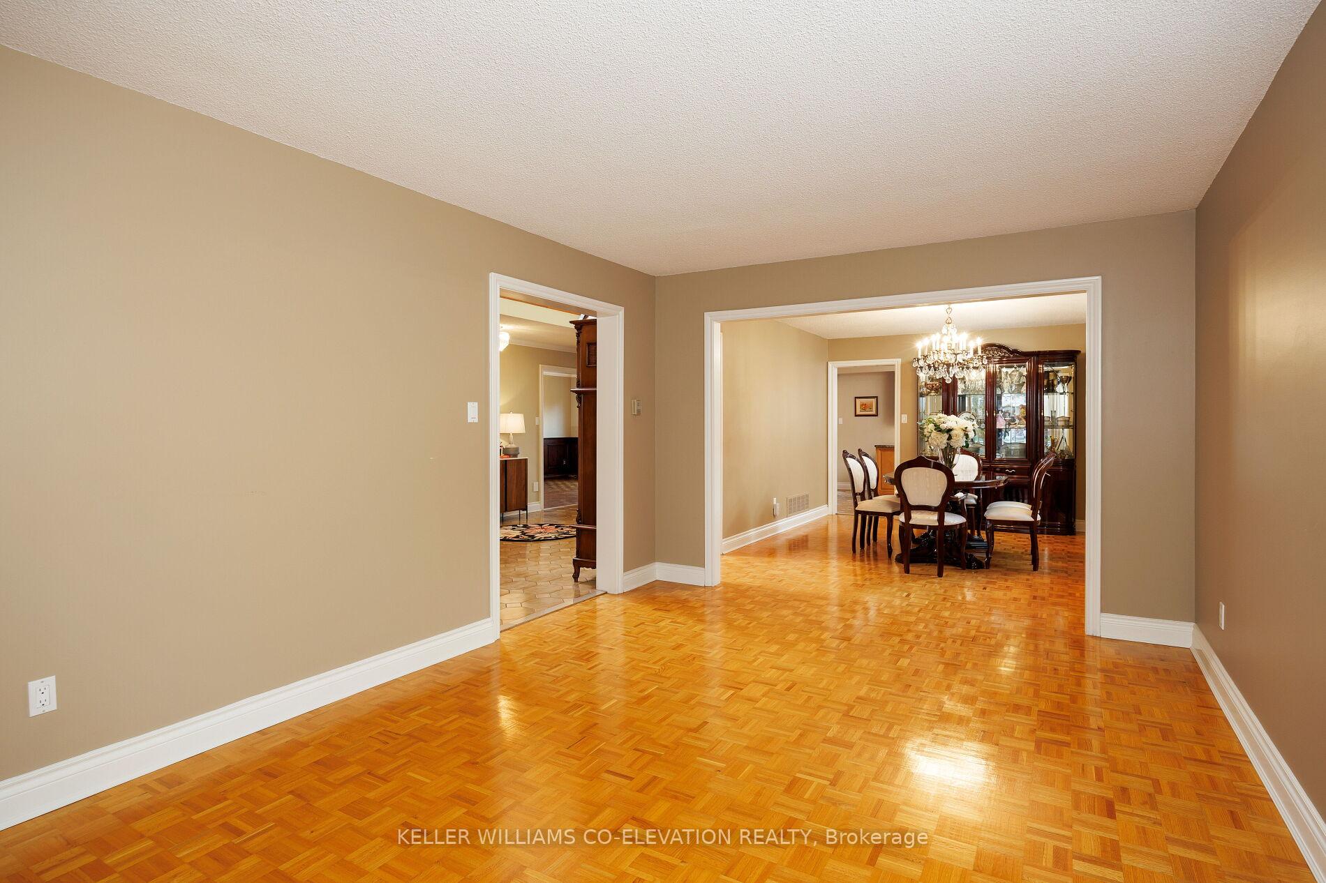 Photo 10 of 73 Queenston Crescent, Vaughan, East Woodbridge — HOMEH