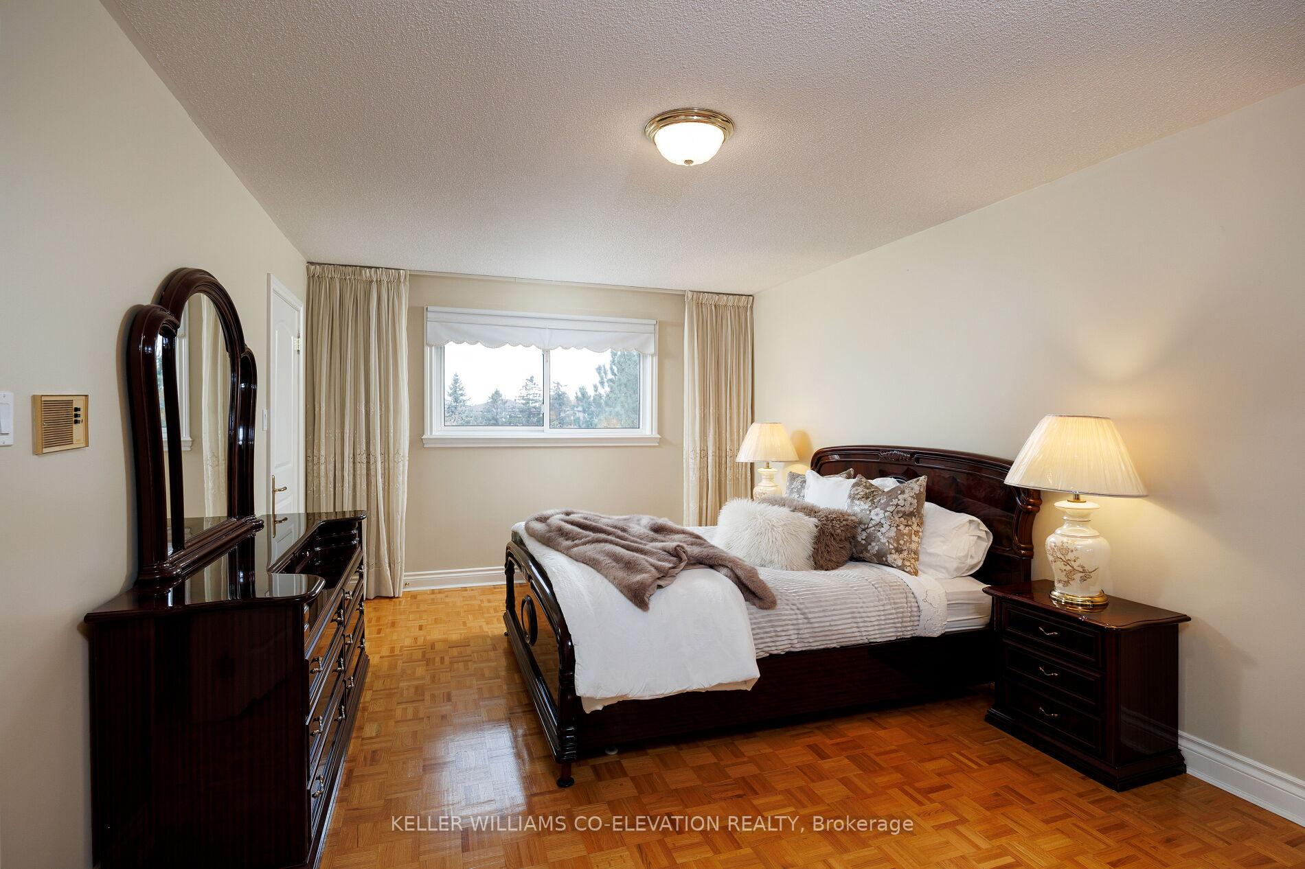 Photo 26 of 73 Queenston Crescent, Vaughan, East Woodbridge — HOMEH