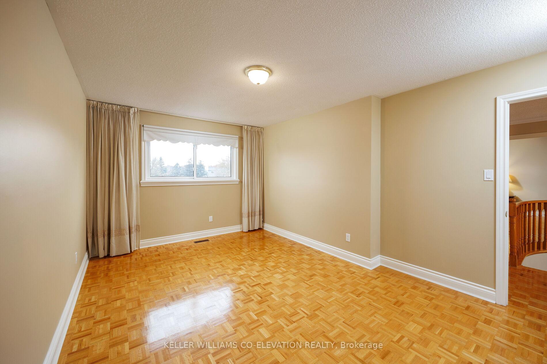 Photo 29 of 73 Queenston Crescent, Vaughan, East Woodbridge — HOMEH