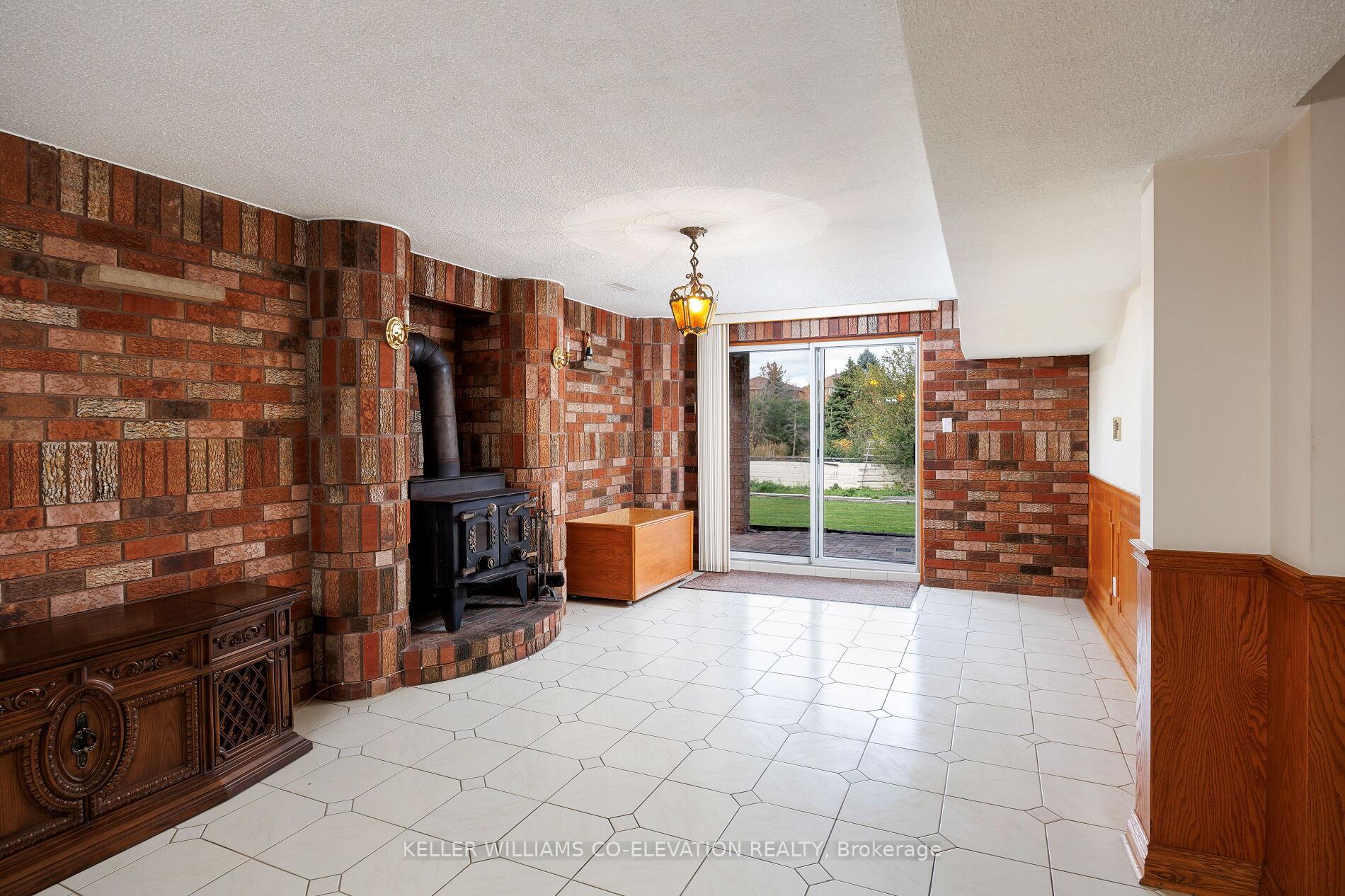 Photo 35 of 73 Queenston Crescent, Vaughan, East Woodbridge — HOMEH