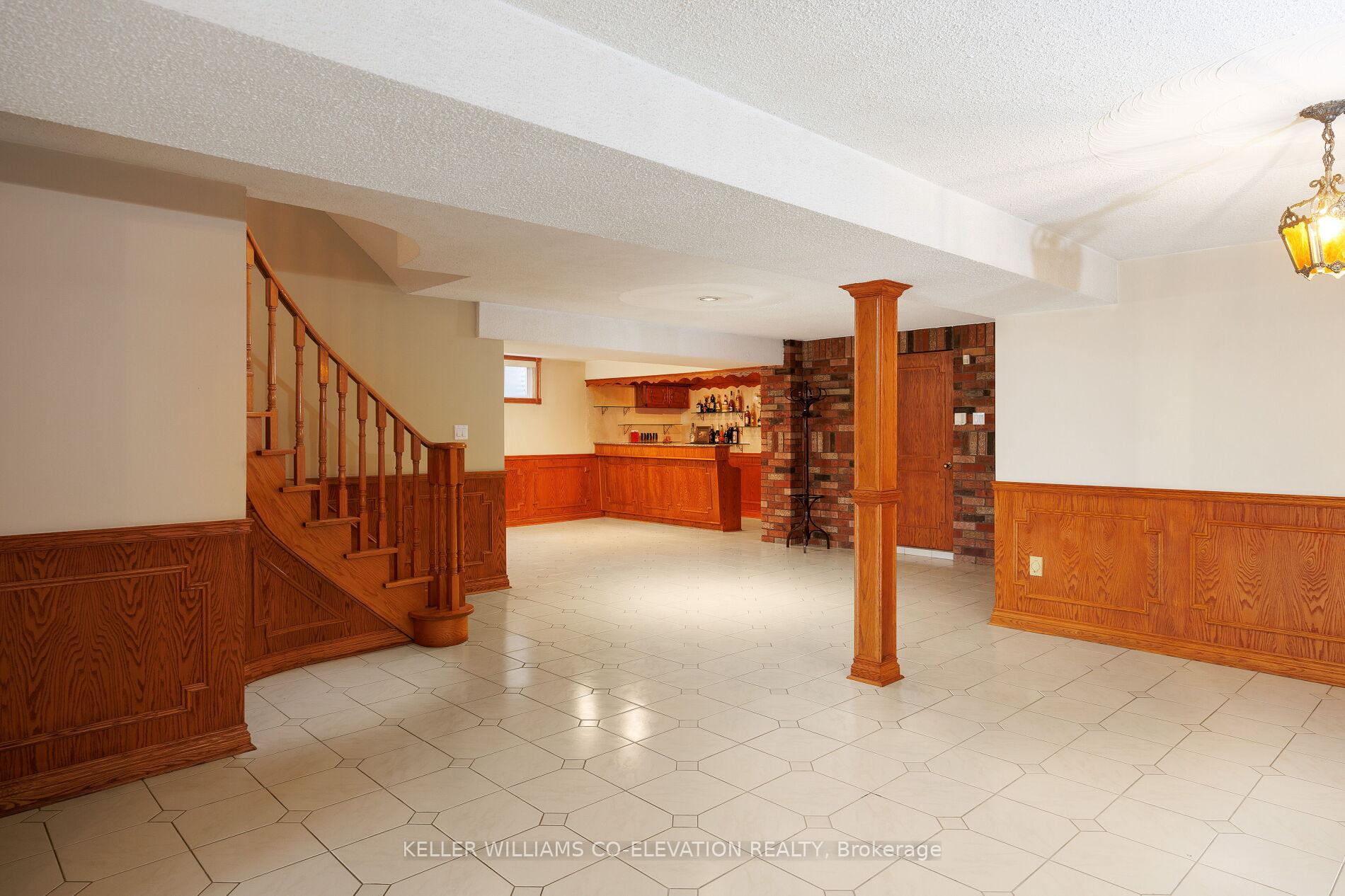 Photo 37 of 73 Queenston Crescent, Vaughan, East Woodbridge — HOMEH