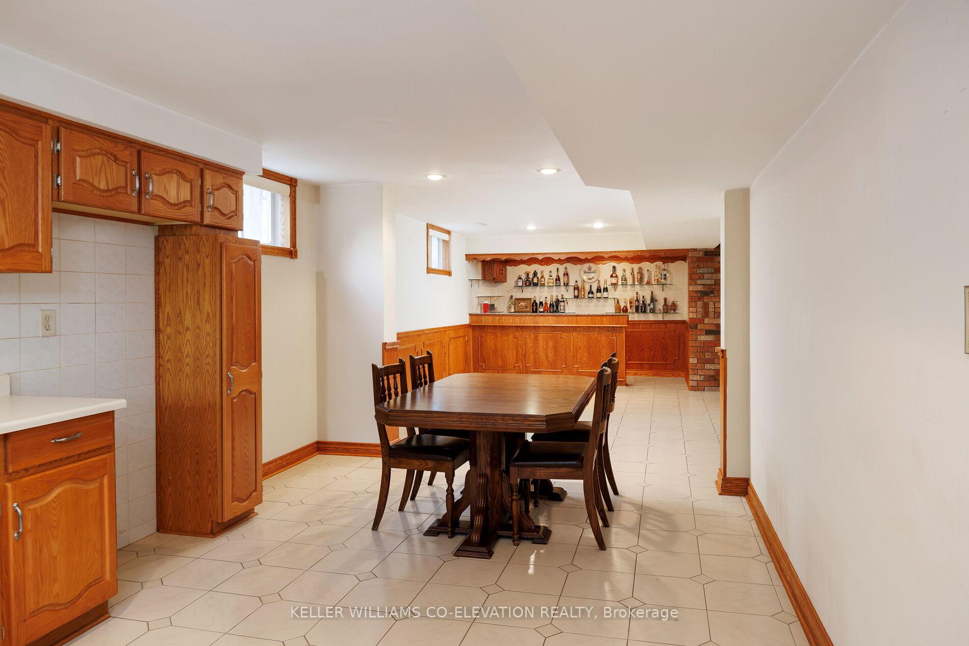 Photo 39 of 73 Queenston Crescent, Vaughan, East Woodbridge — HOMEH