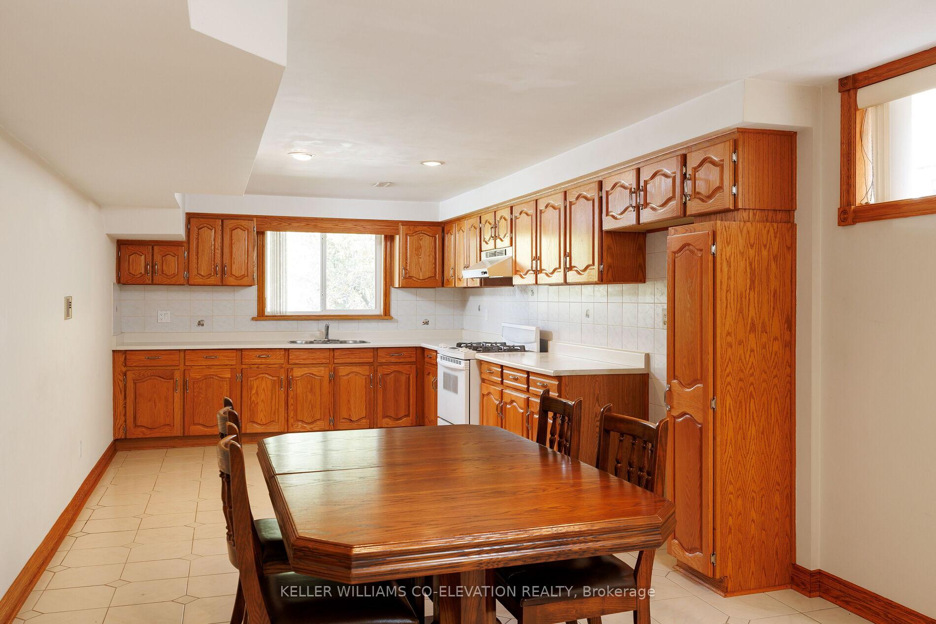 Photo 40 of 73 Queenston Crescent, Vaughan, East Woodbridge — HOMEH