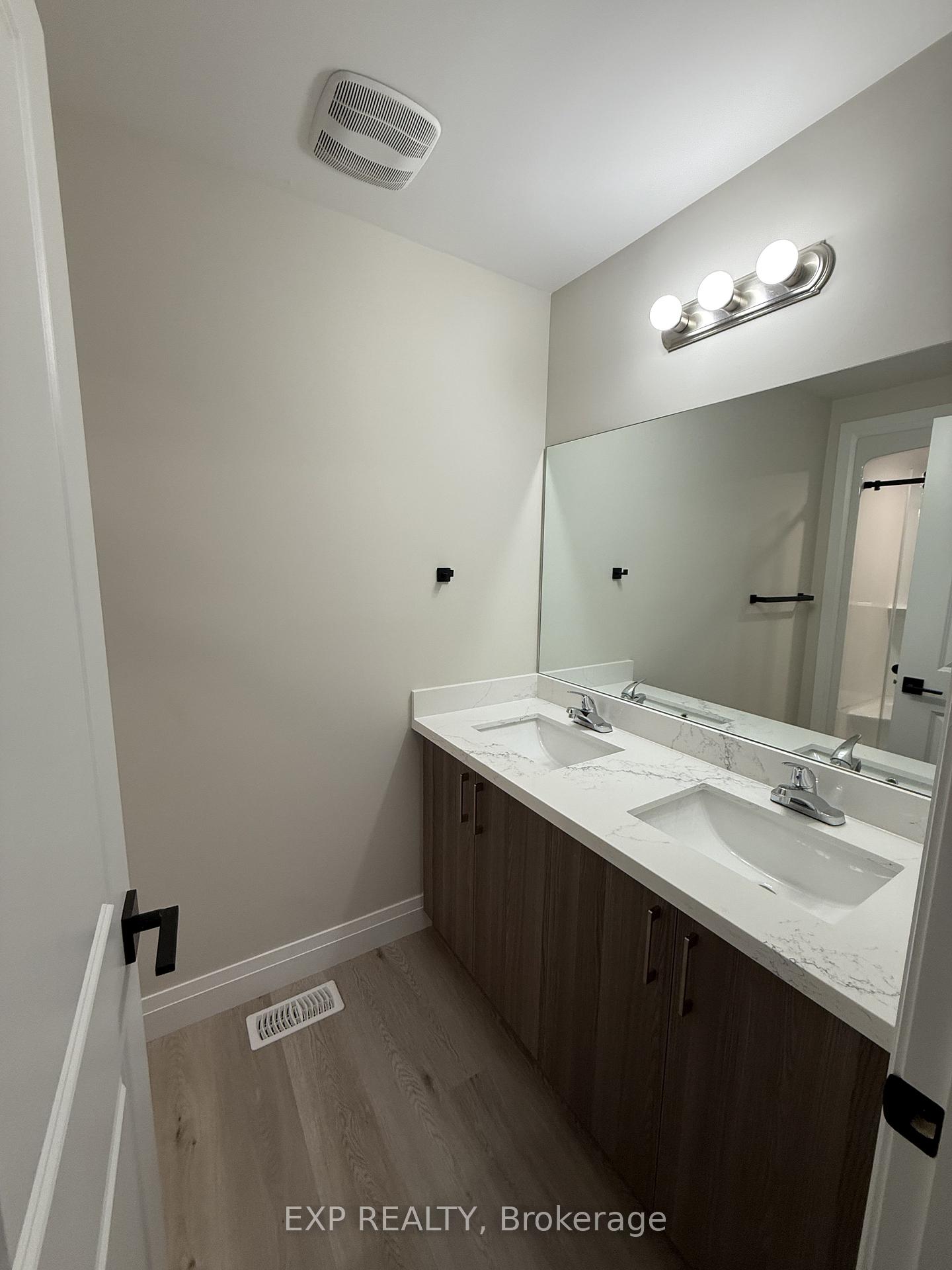 Photo 14 of 3 Keystone Trail, Welland, Lincoln/Crowland — HOMEH