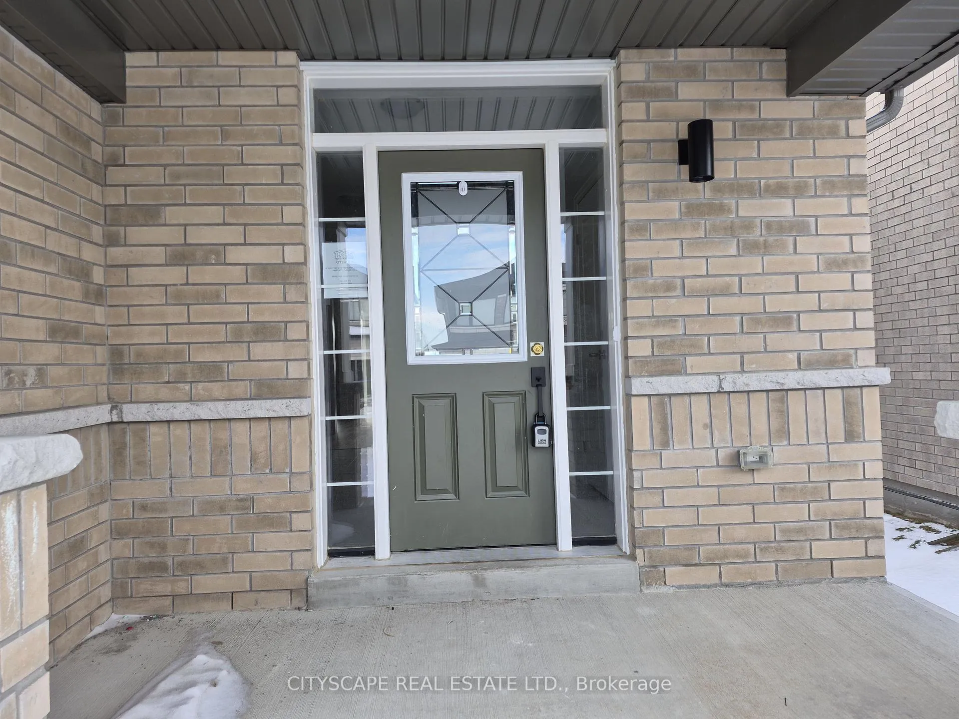 Photo 3 of 19 Rosanne Circle, Wasaga Beach — HOMEH