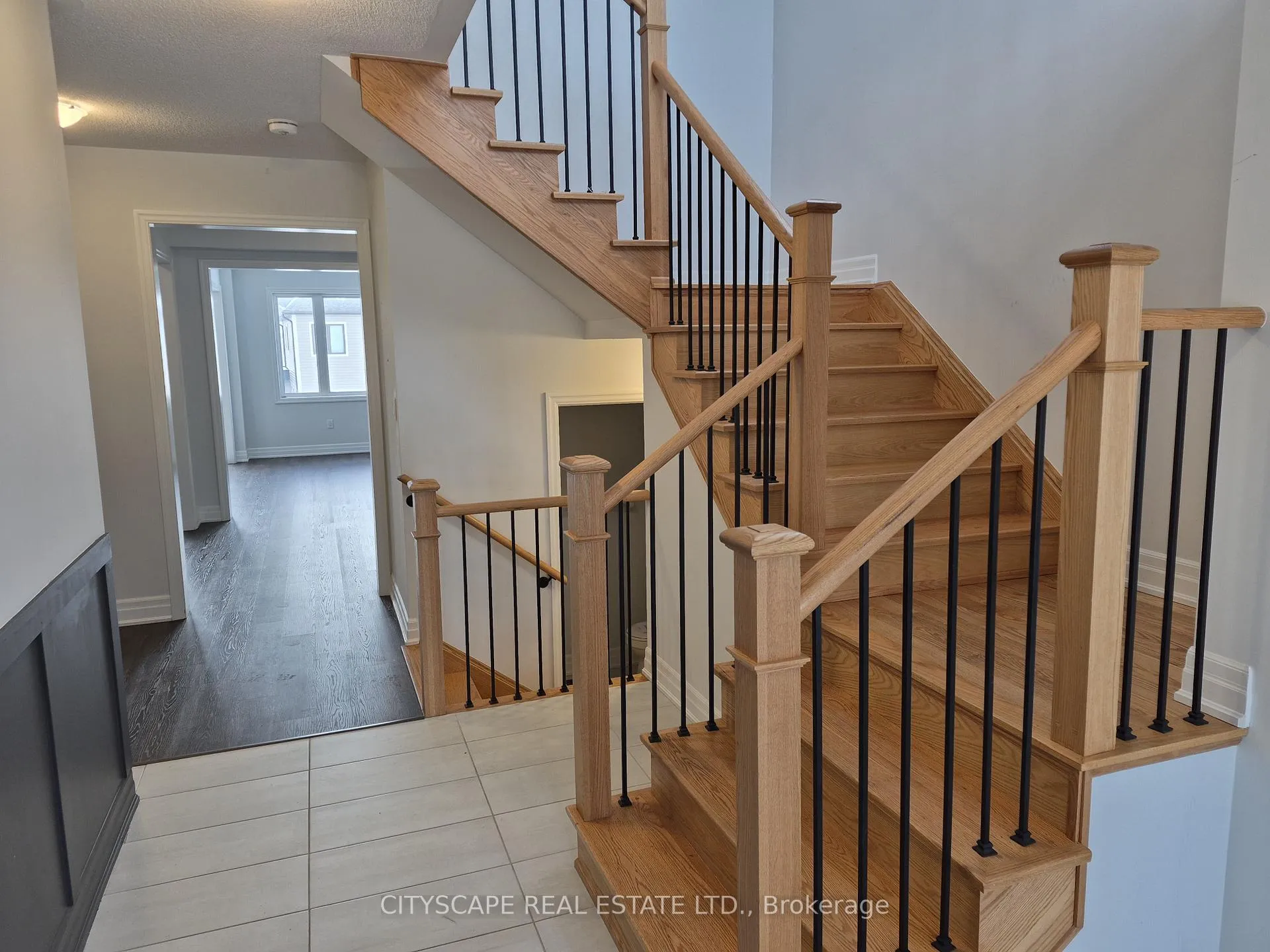 Photo 6 of 19 Rosanne Circle, Wasaga Beach — HOMEH