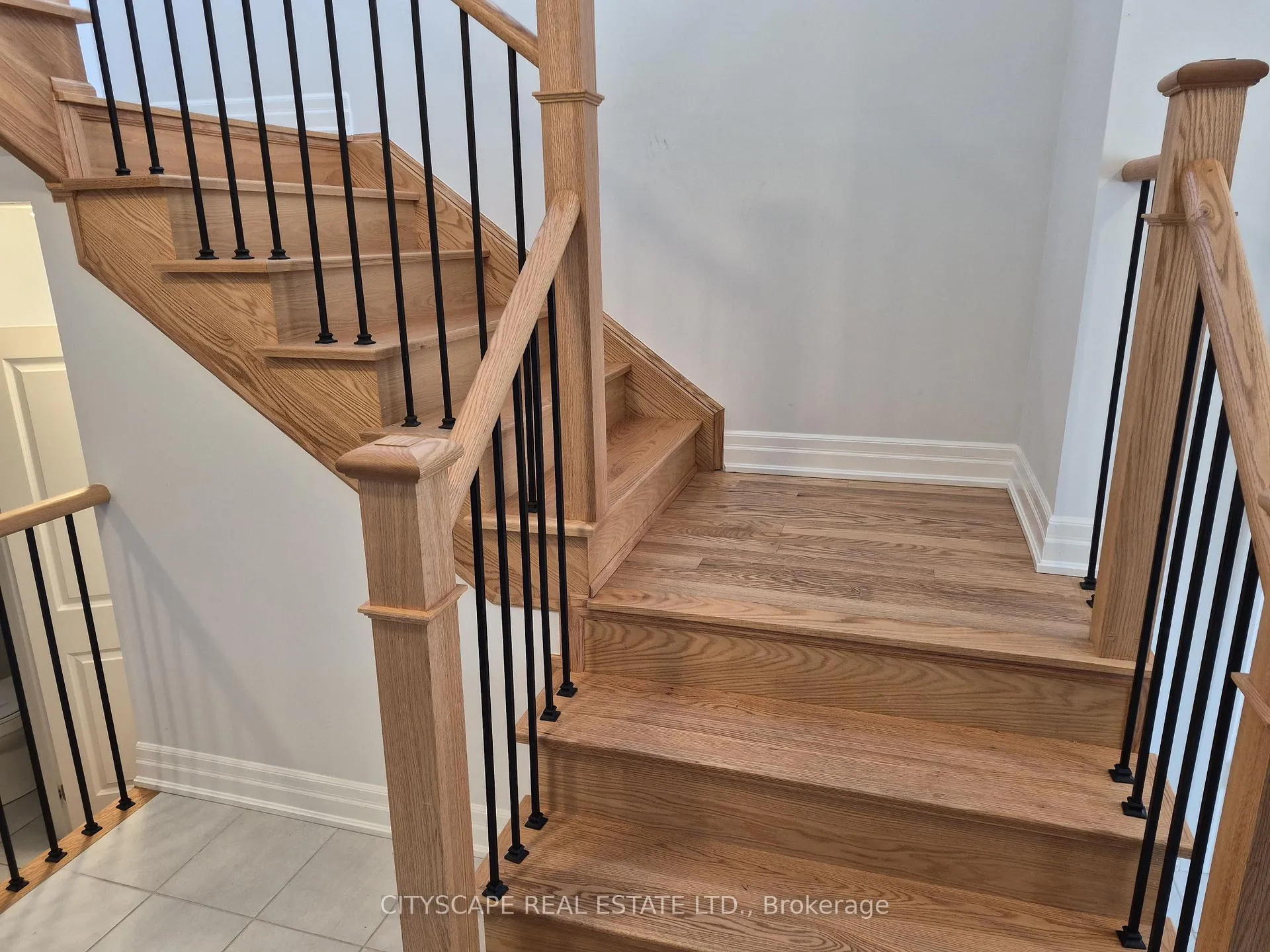 Photo 20 of 19 Rosanne Circle, Wasaga Beach — HOMEH