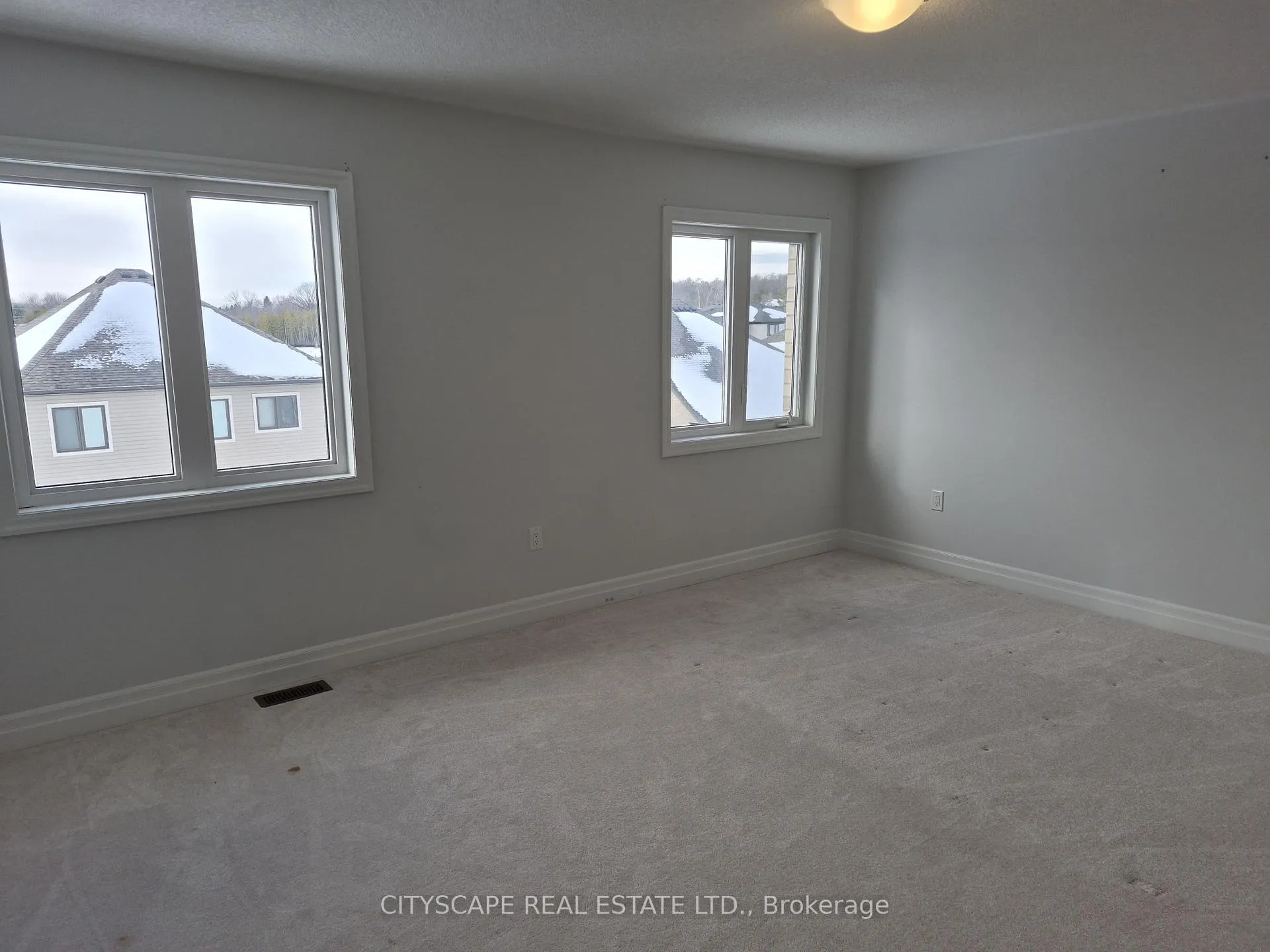 Photo 23 of 19 Rosanne Circle, Wasaga Beach — HOMEH