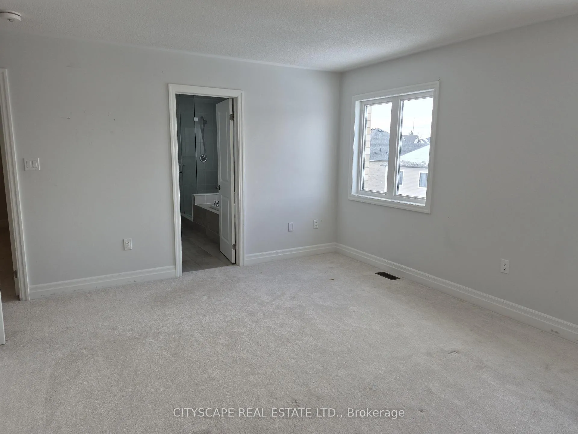 Photo 24 of 19 Rosanne Circle, Wasaga Beach — HOMEH