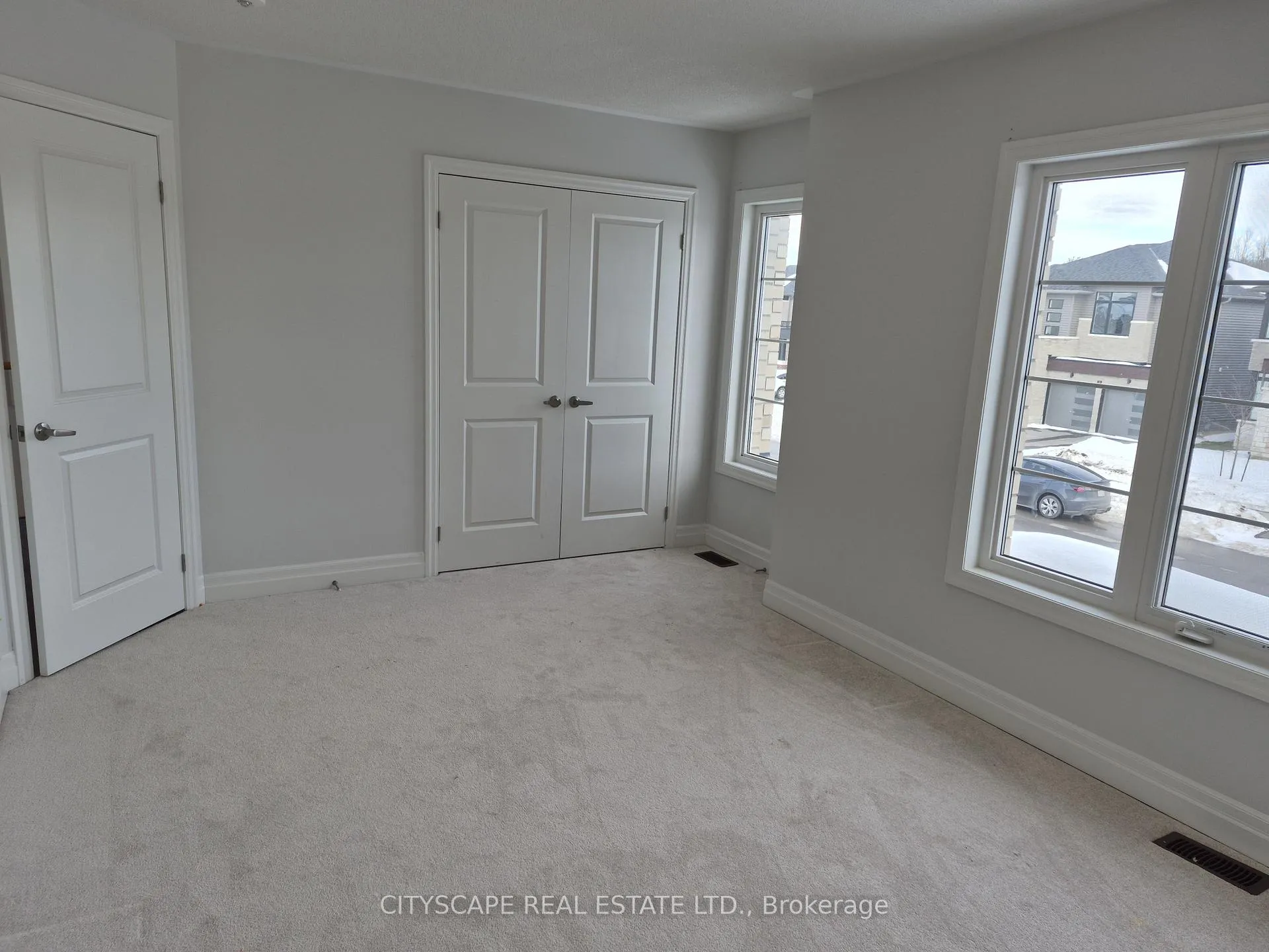 Photo 29 of 19 Rosanne Circle, Wasaga Beach — HOMEH