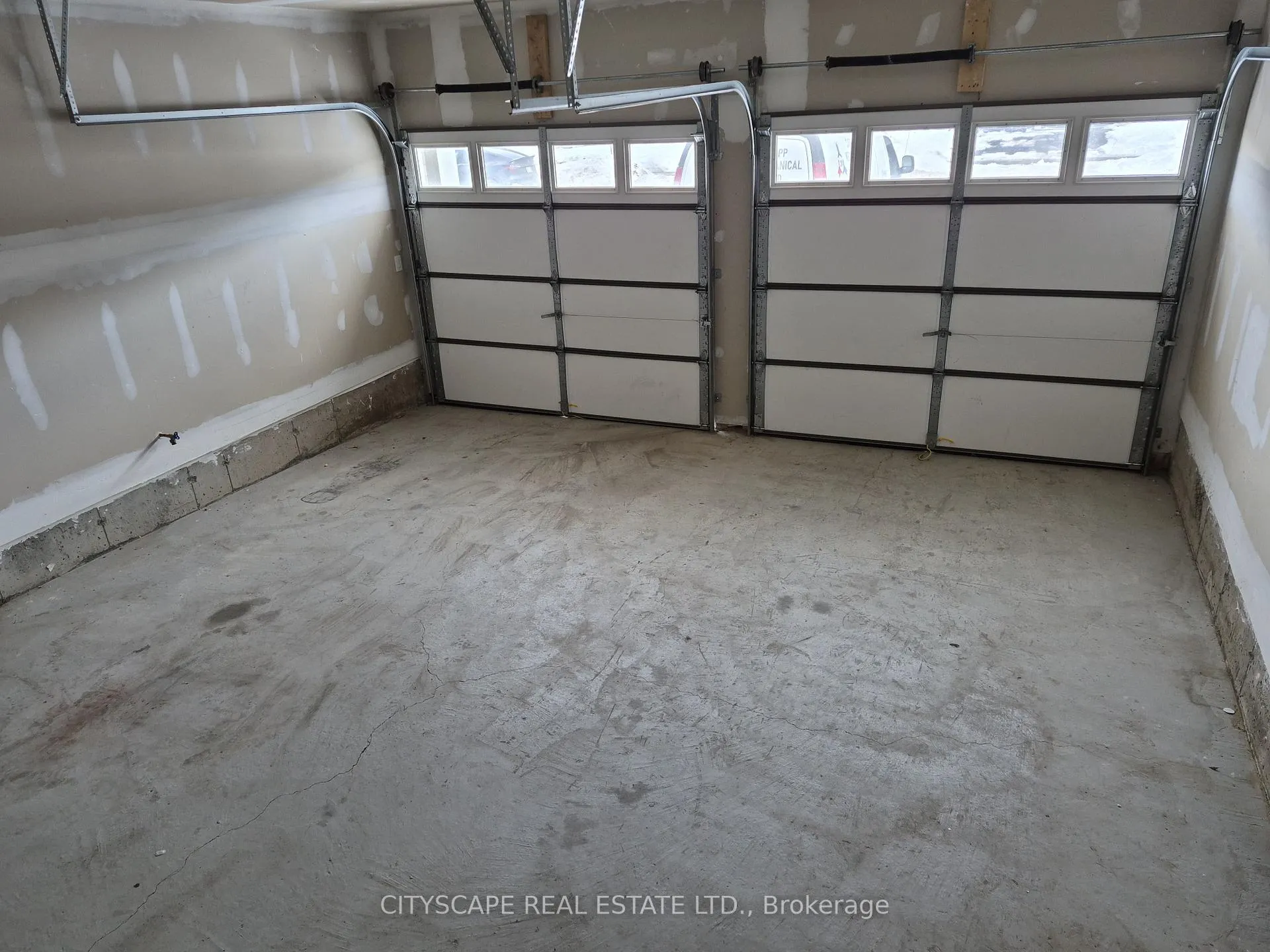 Photo 40 of 19 Rosanne Circle, Wasaga Beach — HOMEH