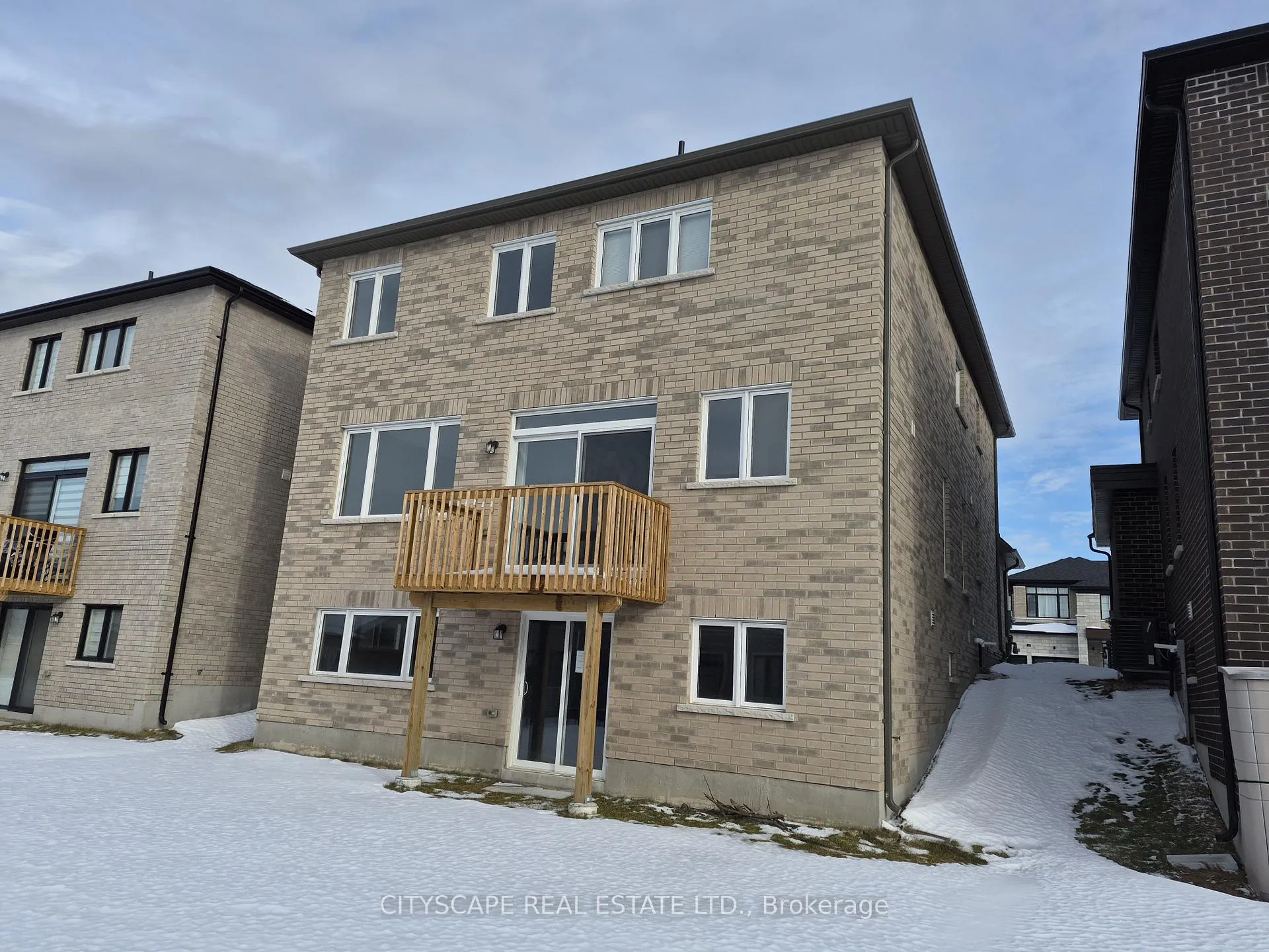 Photo 42 of 19 Rosanne Circle, Wasaga Beach — HOMEH