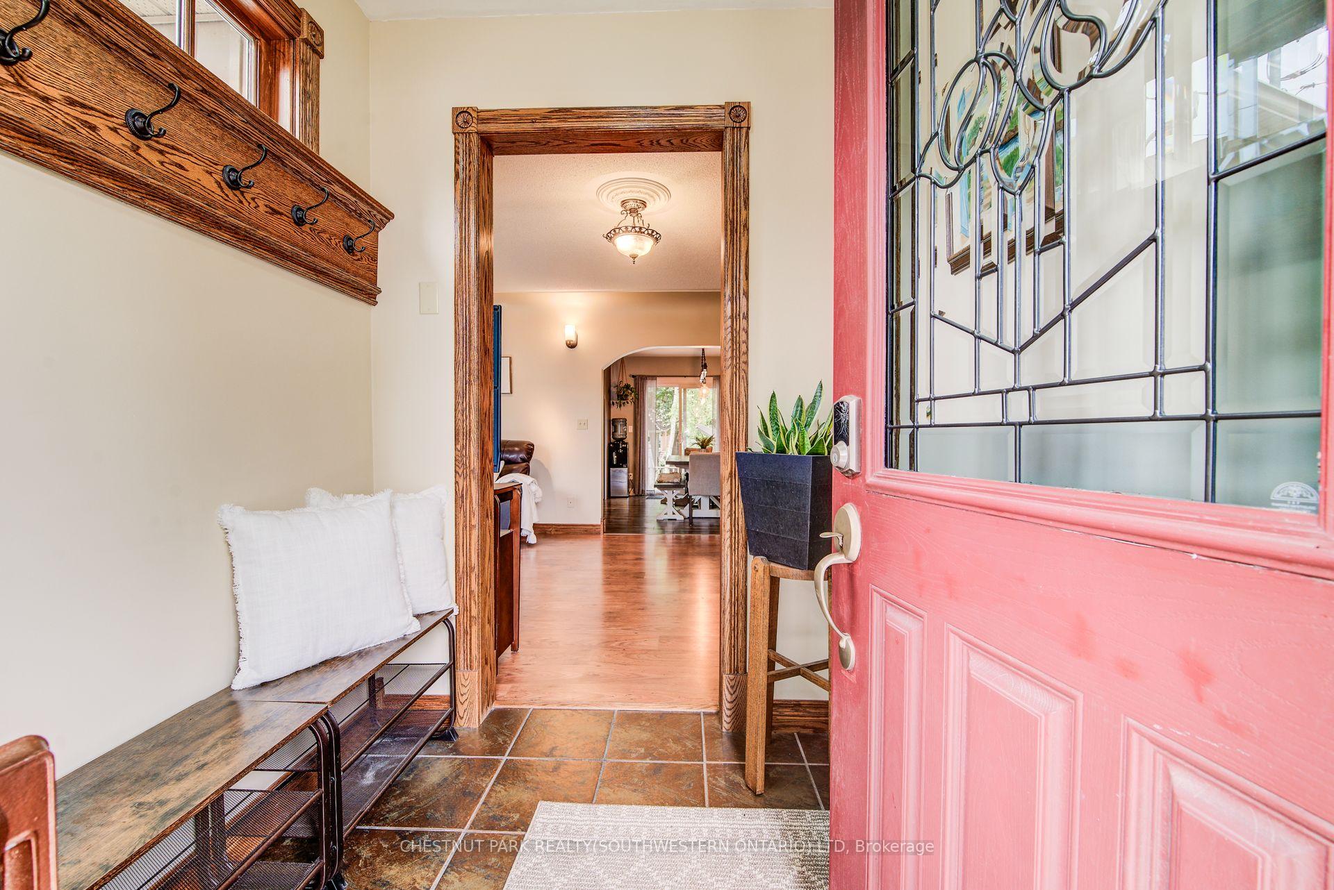 Photo 4 of 1105 Queen's Bush Road, Wellesley — HOMEH