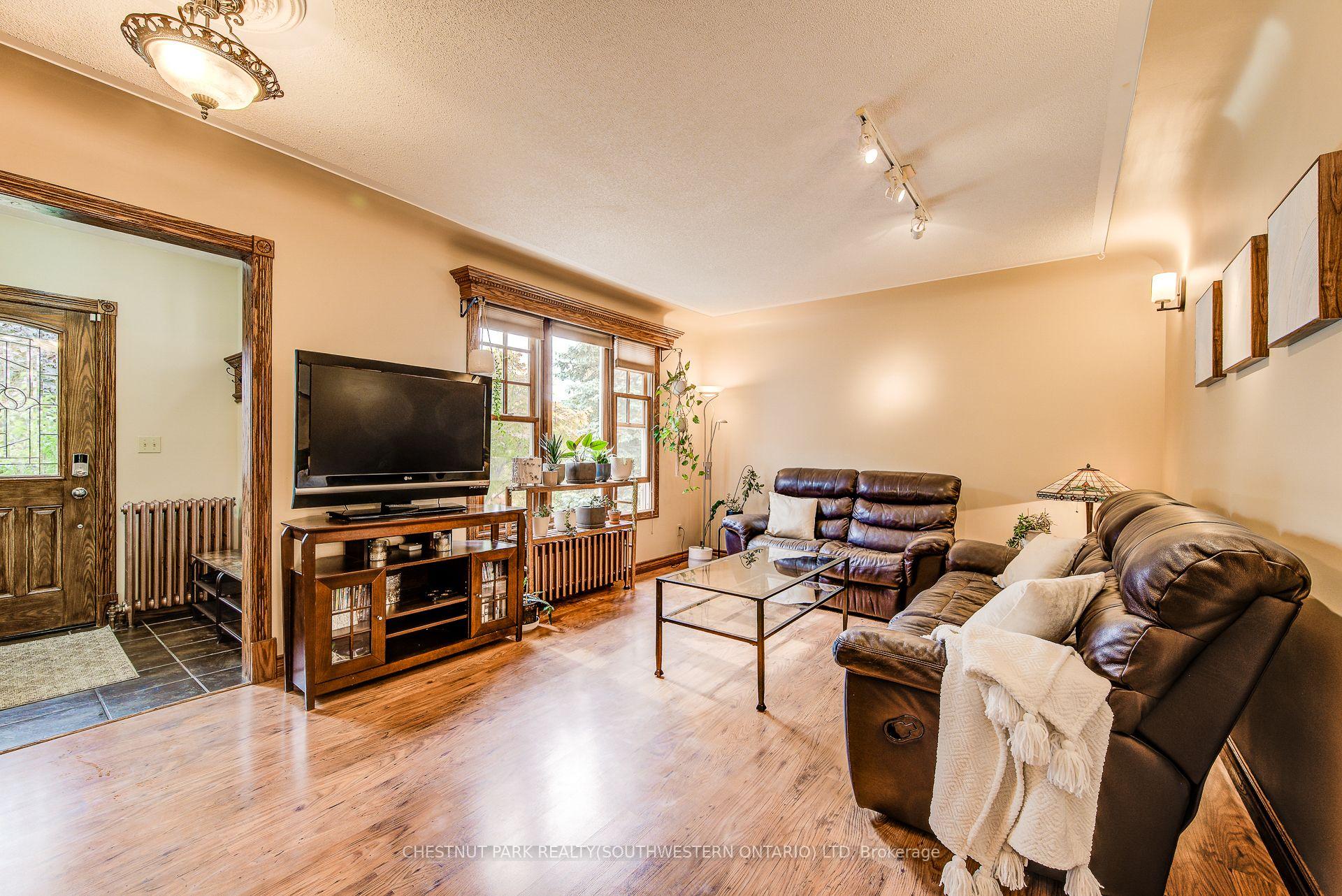 Photo 5 of 1105 Queen's Bush Road, Wellesley — HOMEH