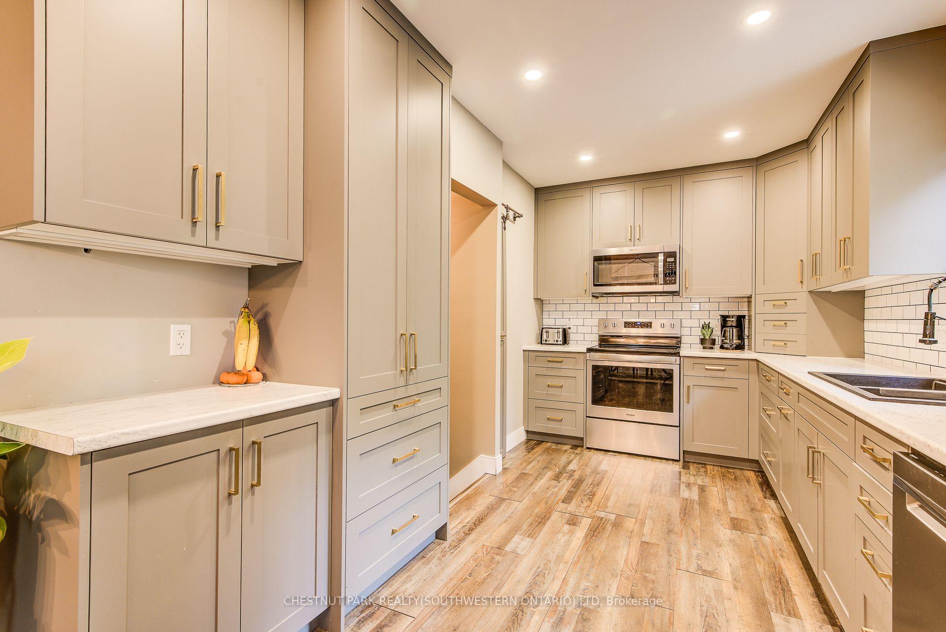 Photo 11 of 1105 Queen's Bush Road, Wellesley — HOMEH