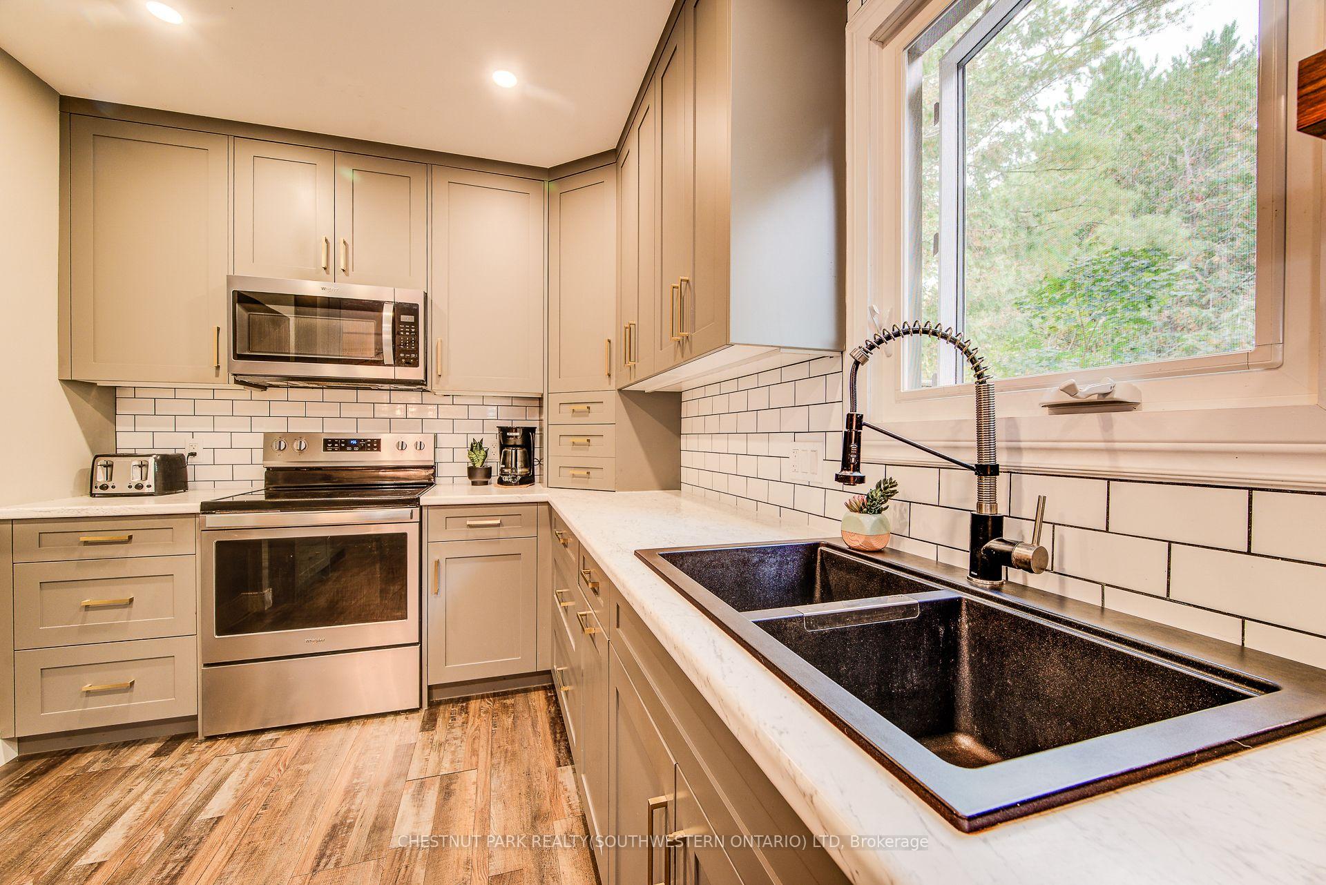 Photo 13 of 1105 Queen's Bush Road, Wellesley — HOMEH