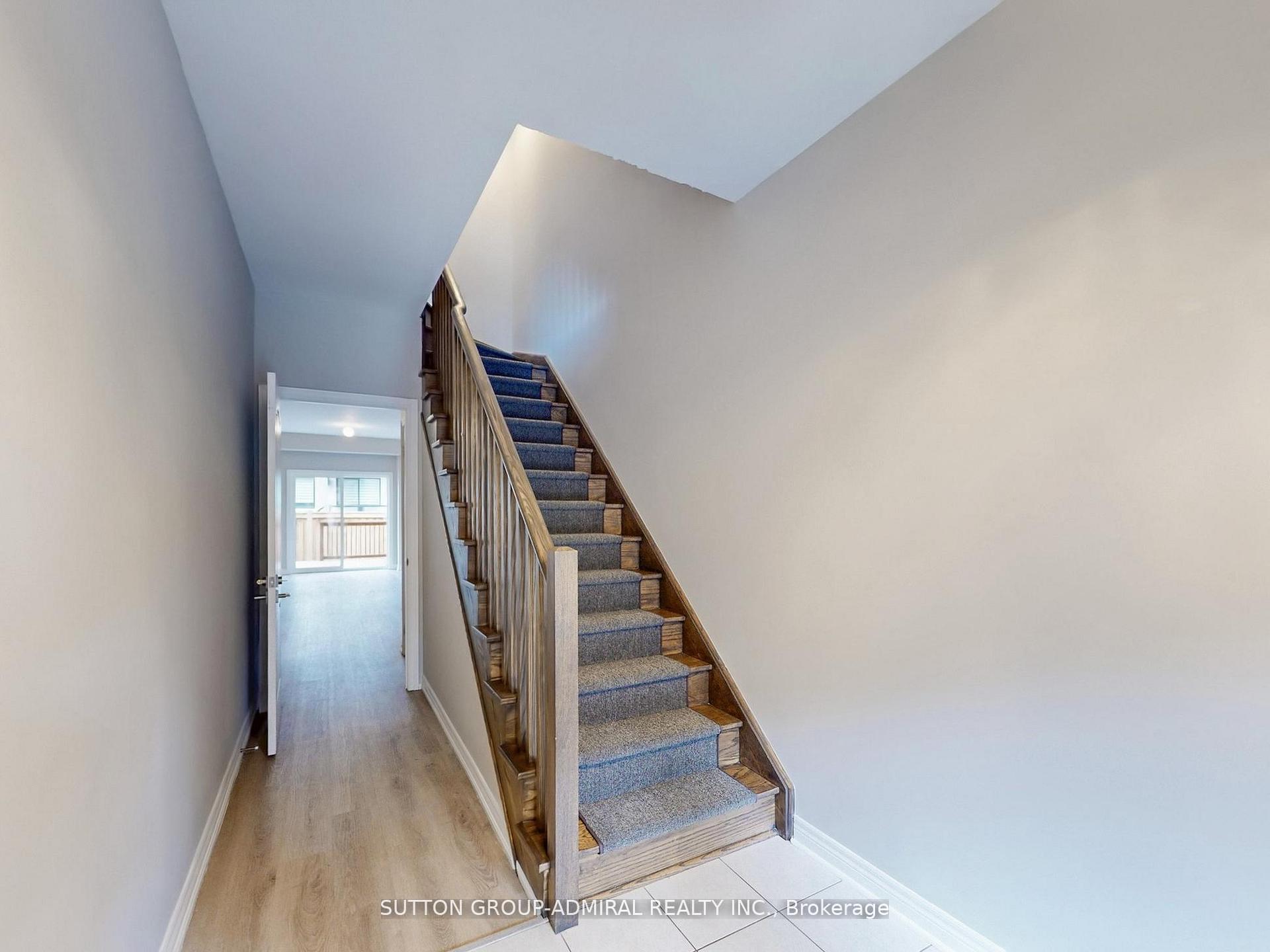 Photo 7 of 70 Laskin Drive, Vaughan, Patterson — HOMEH
