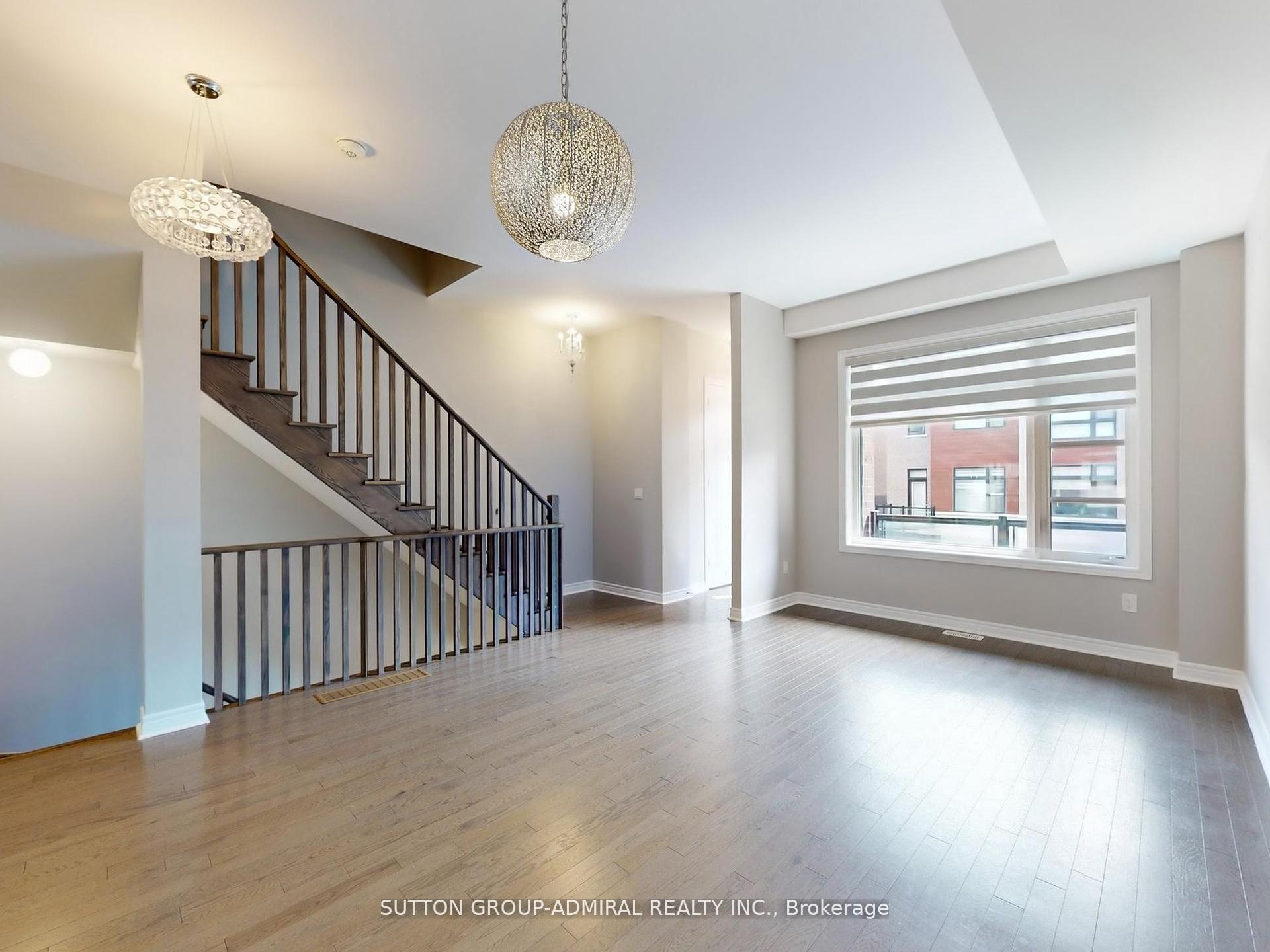 Photo 9 of 70 Laskin Drive, Vaughan, Patterson — HOMEH