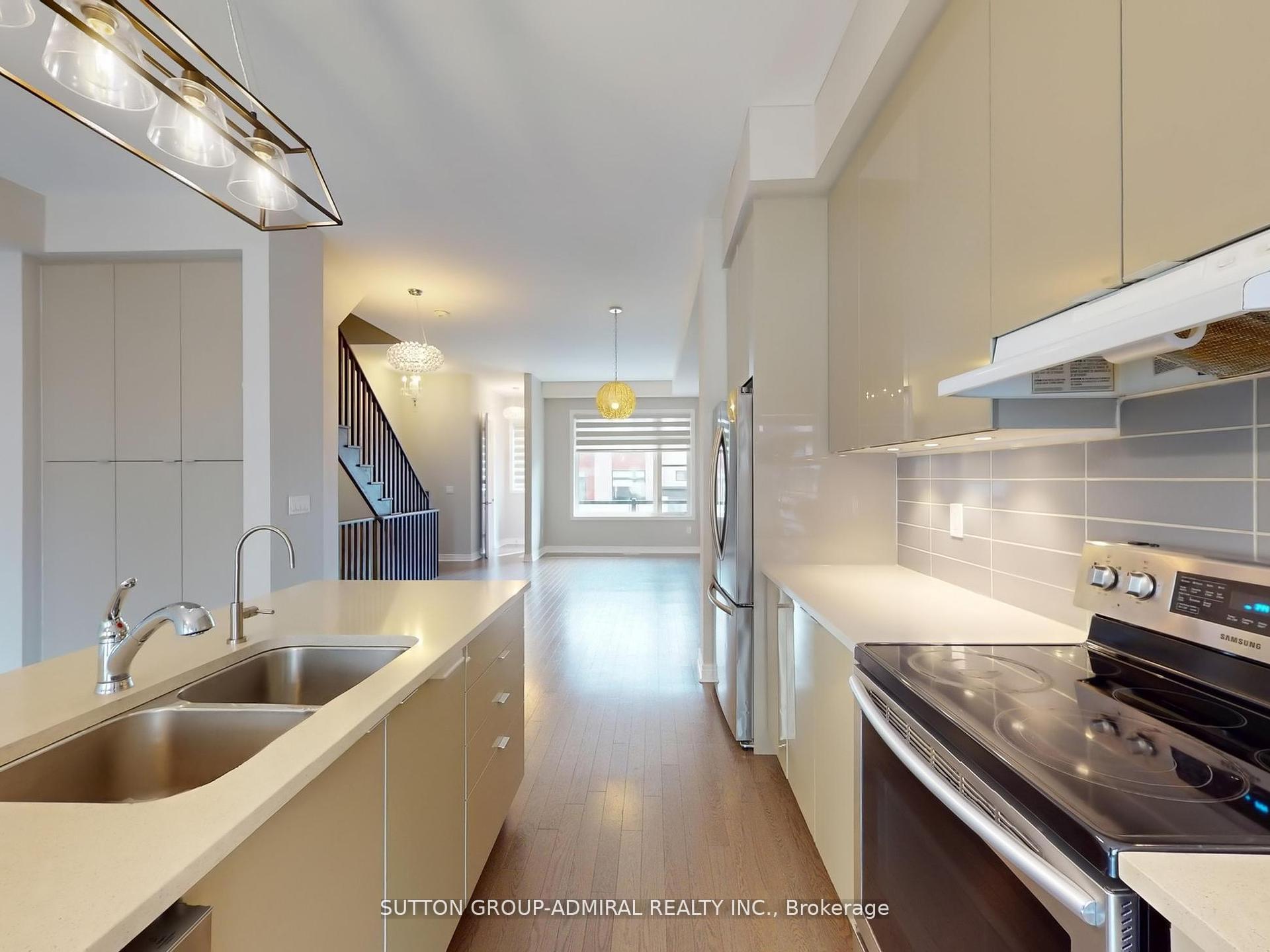 Photo 19 of 70 Laskin Drive, Vaughan, Patterson — HOMEH