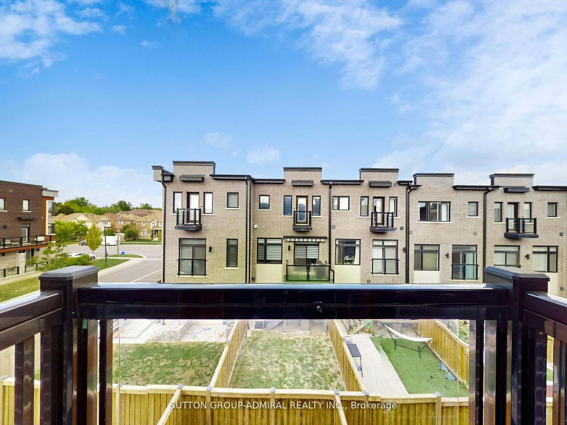 Photo 37 of 70 Laskin Drive, Vaughan, Patterson — HOMEH